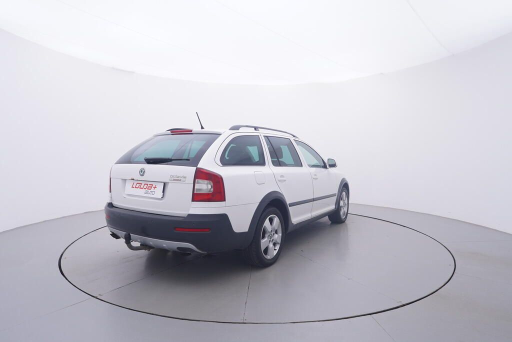 Škoda Octavia, Scout 2.0 TDI 103 kW - fotka 5
