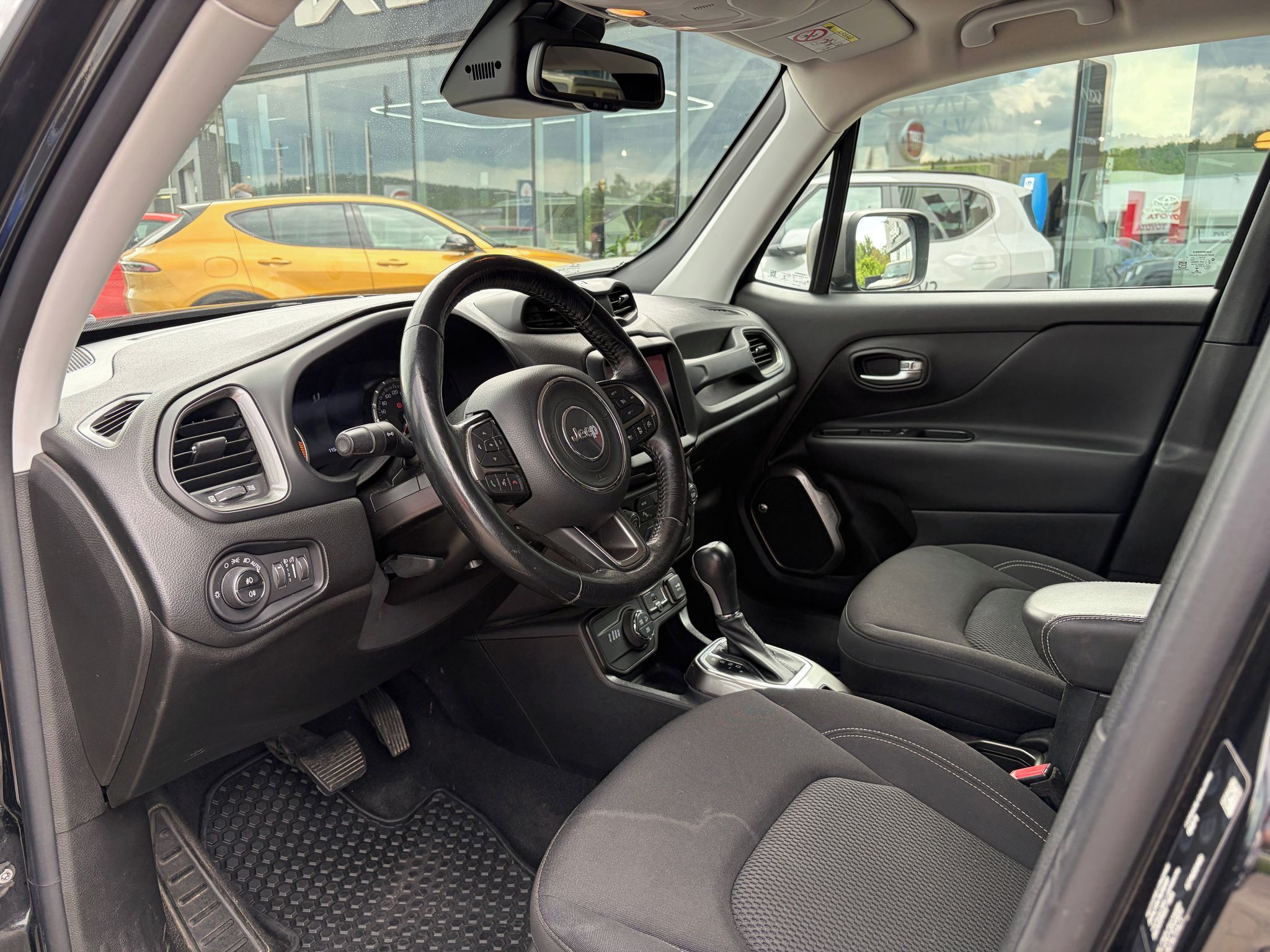 Jeep Renegade, 2.0 Mjet 140k Limited 4x4 AT - fotka 4