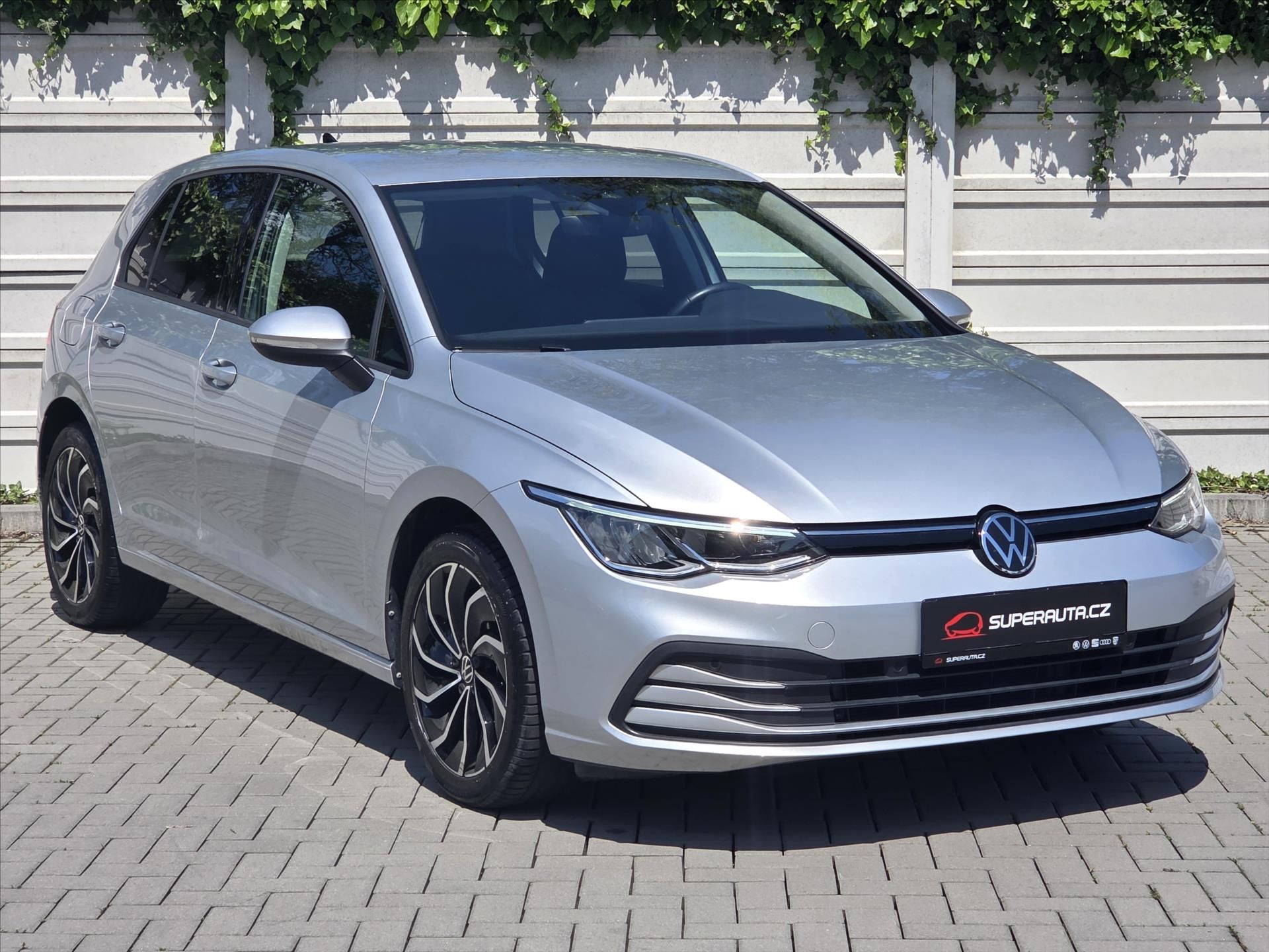 Volkswagen Golf, 1,5 TSi 96kW Life ČR 1.maj Neh