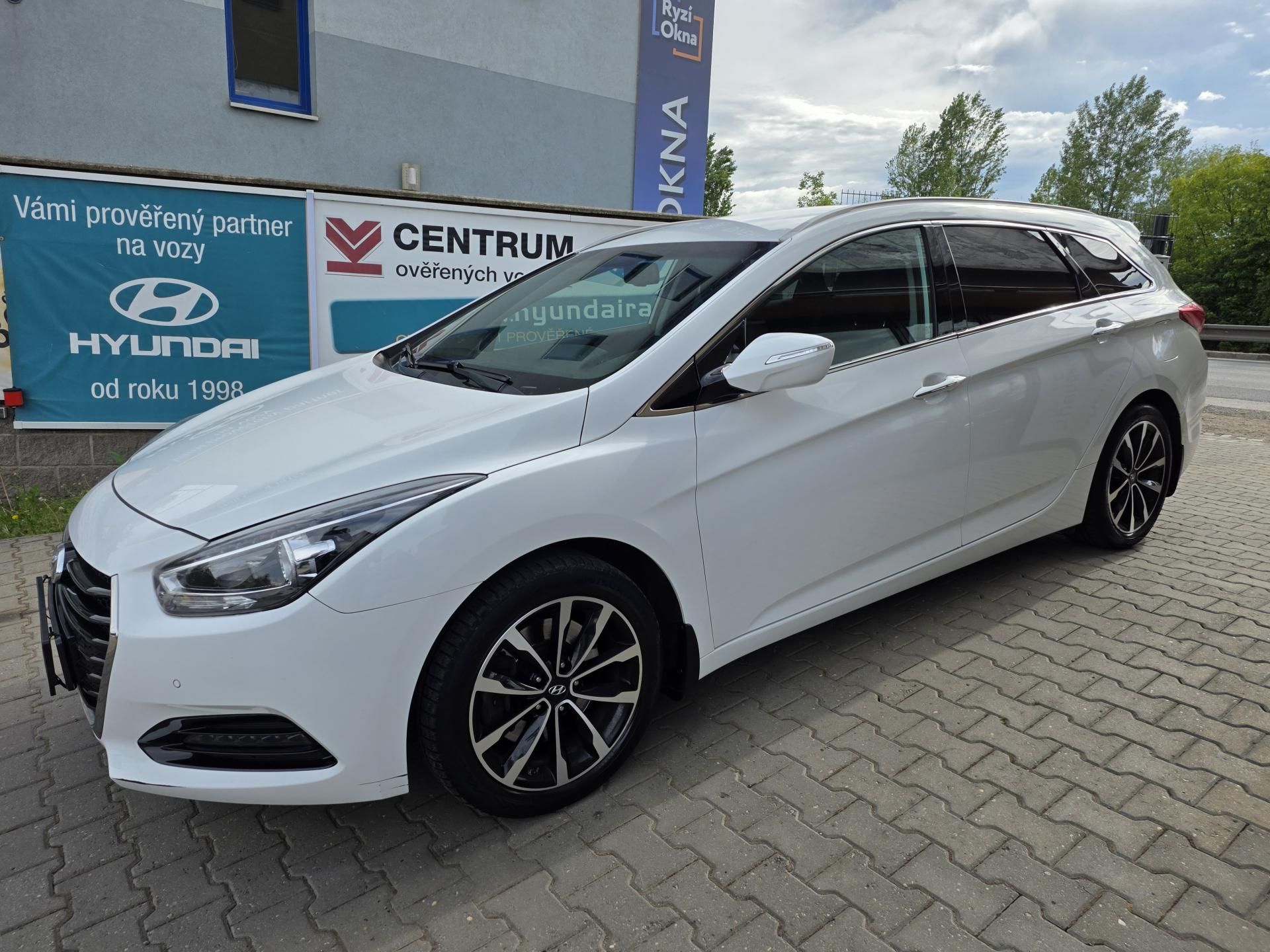 Hyundai i40, 1.7-104kw-NAVI-KAMERA - fotka 4