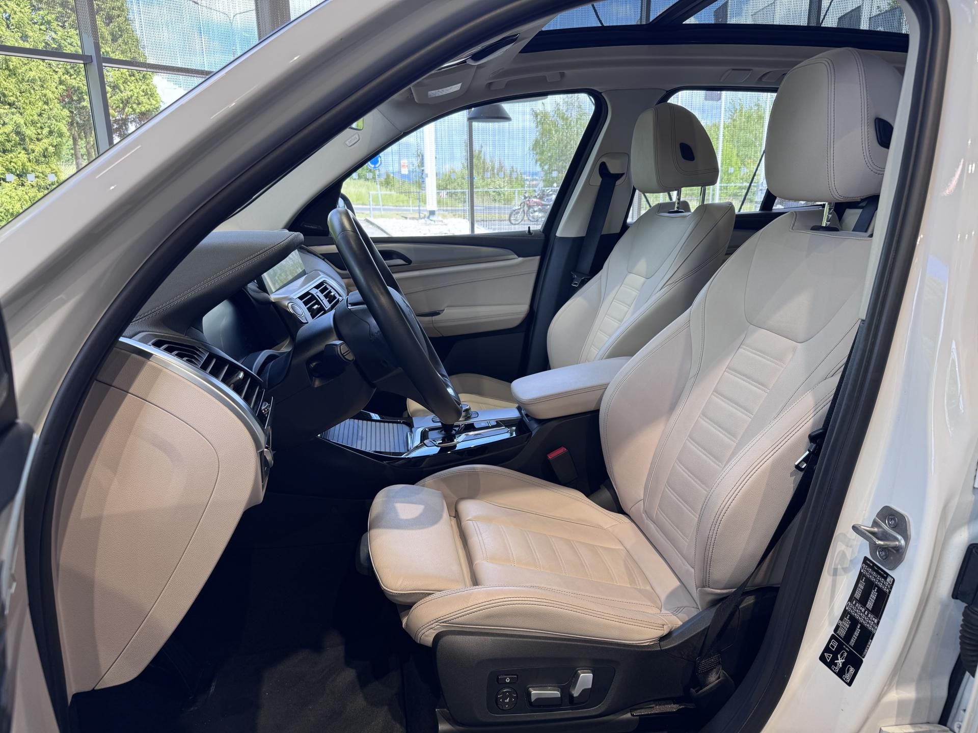 BMW X3, xDrive30i Luxury Line - fotka 6