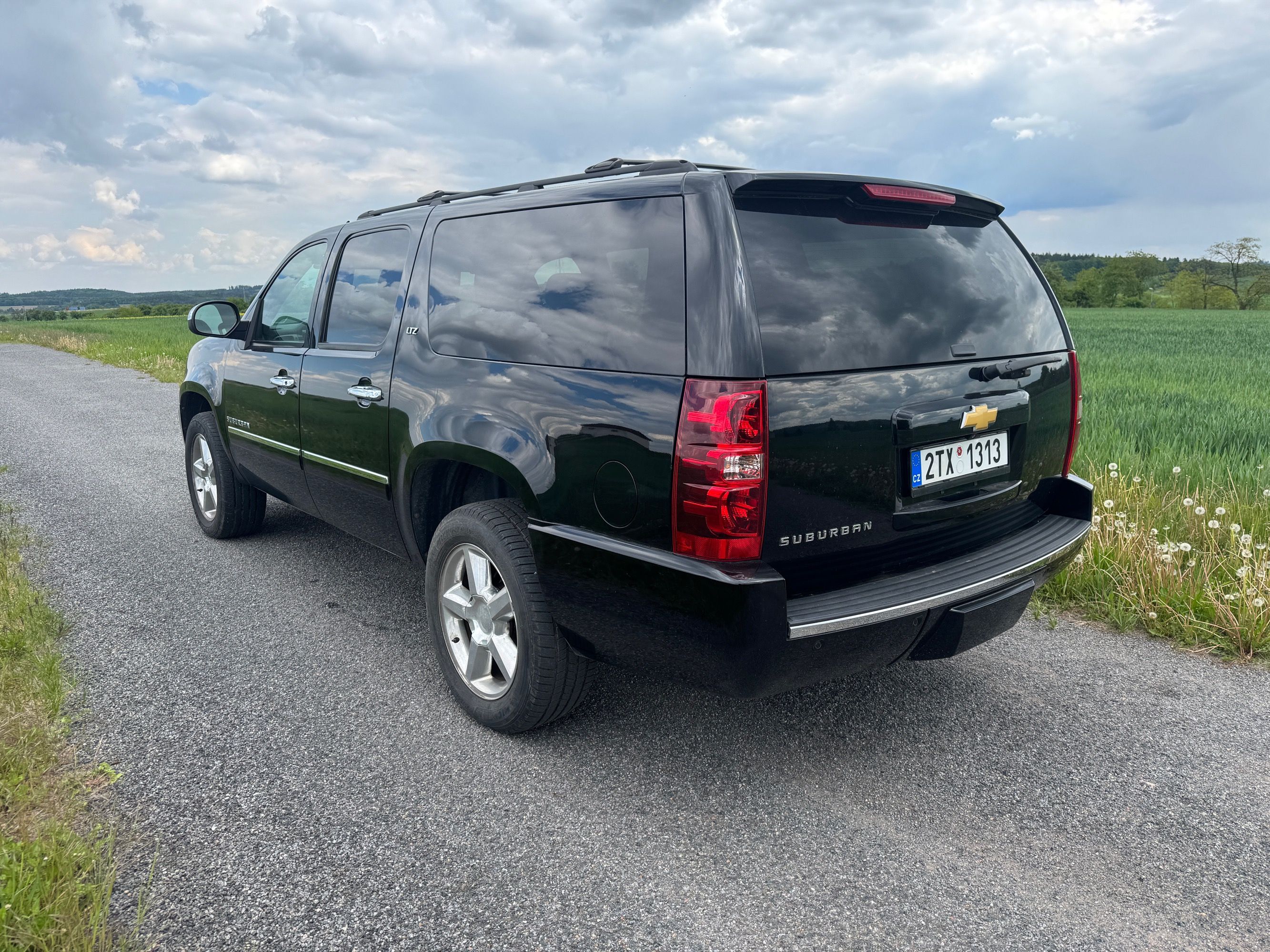 Chevrolet Suburban, 1500 5.3l V8 4x4 - fotka 5