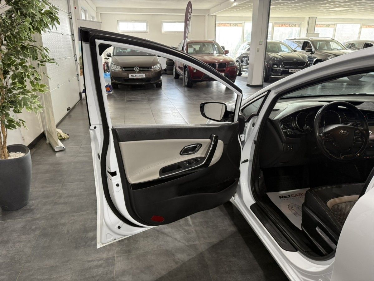 Kia Cee´d, 1,6   CRDI 94KW NAVI KAMERA ČR - fotka 6