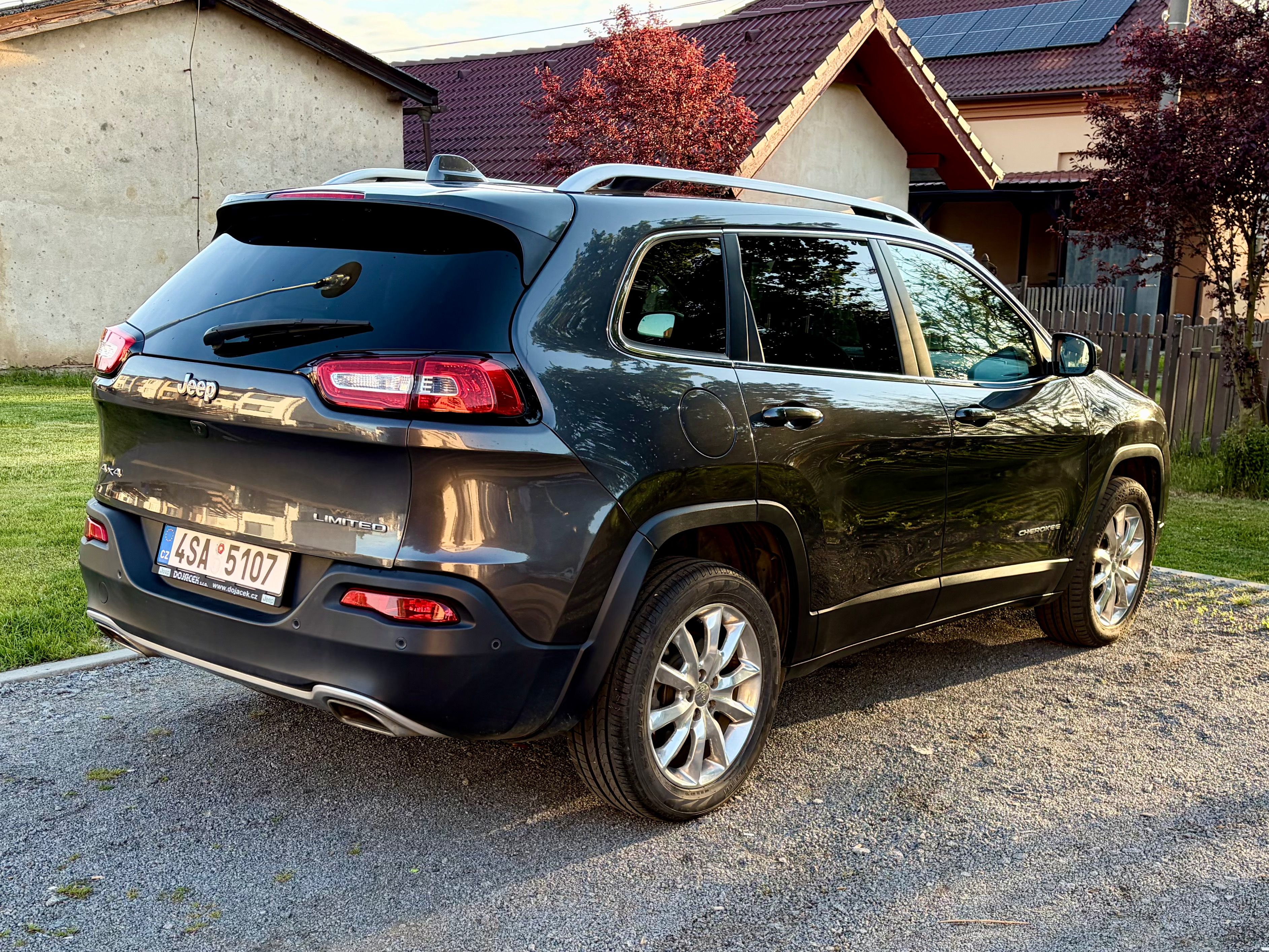Jeep Cherokee, Limited, 2.2D, 1.Majitel, ČR - fotka 6