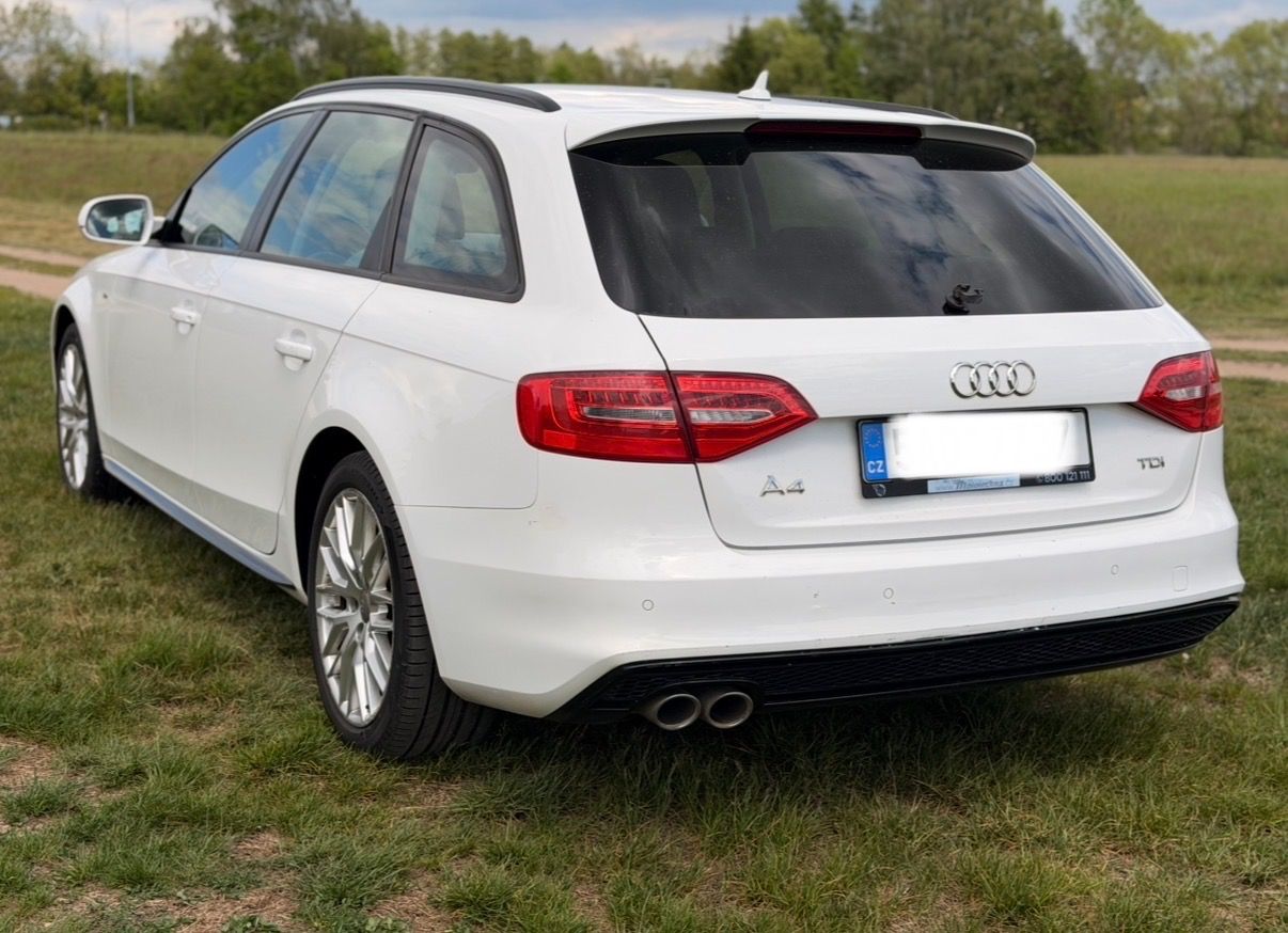 Audi A4 Avant, Audi A4 Avant S - Line - fotka 4