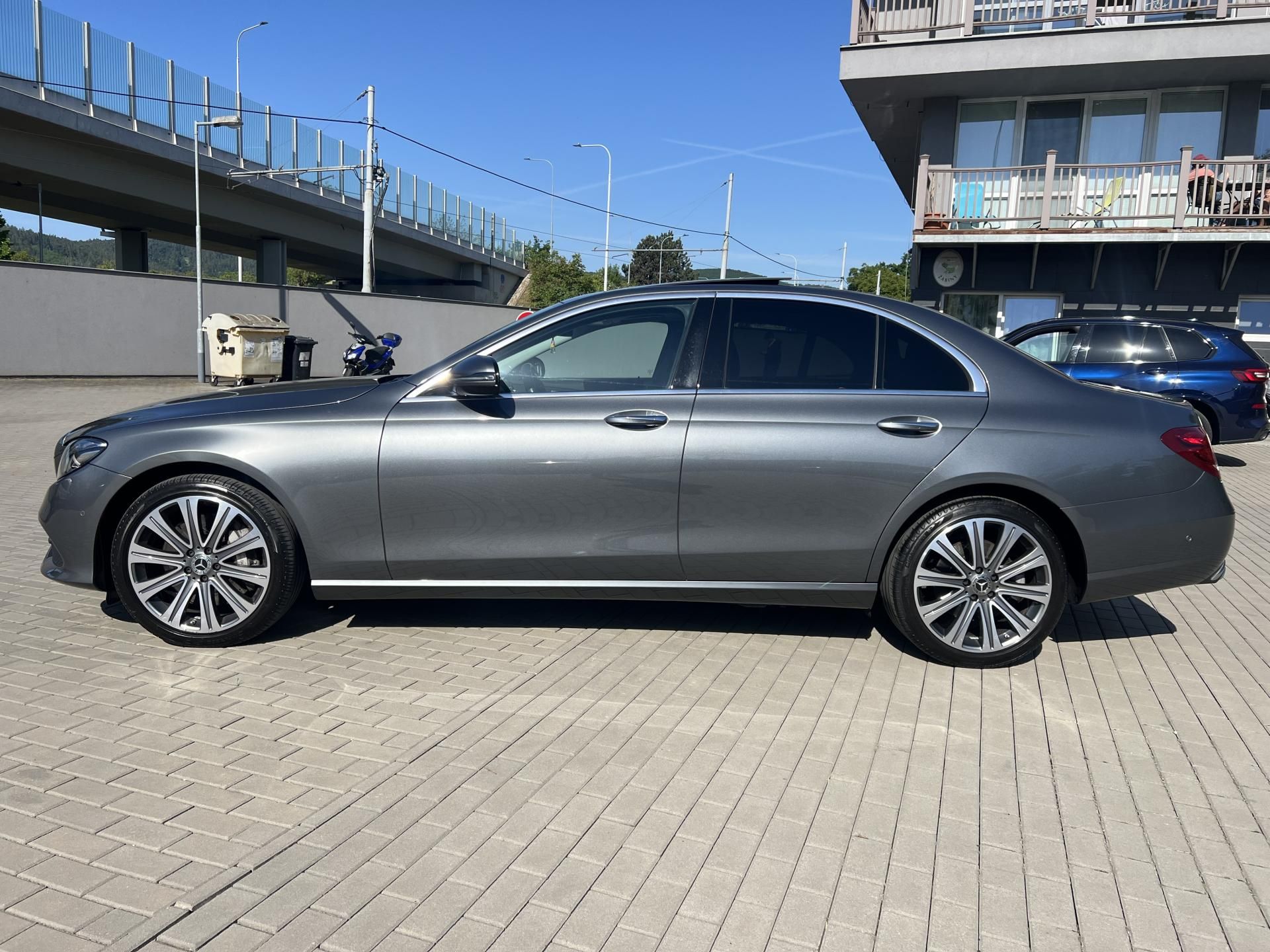 Mercedes-Benz Třídy E, 400d 4 Matic vzduch plná výbav - fotka 6