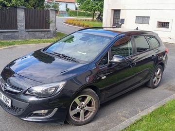 SportsTourer,1.6 CDTI,NOVÁ STK