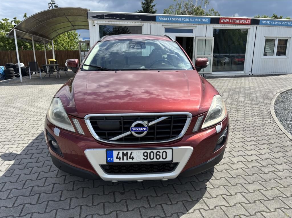 Volvo XC60, 2,4 D5 136kw,ČR - fotka 2