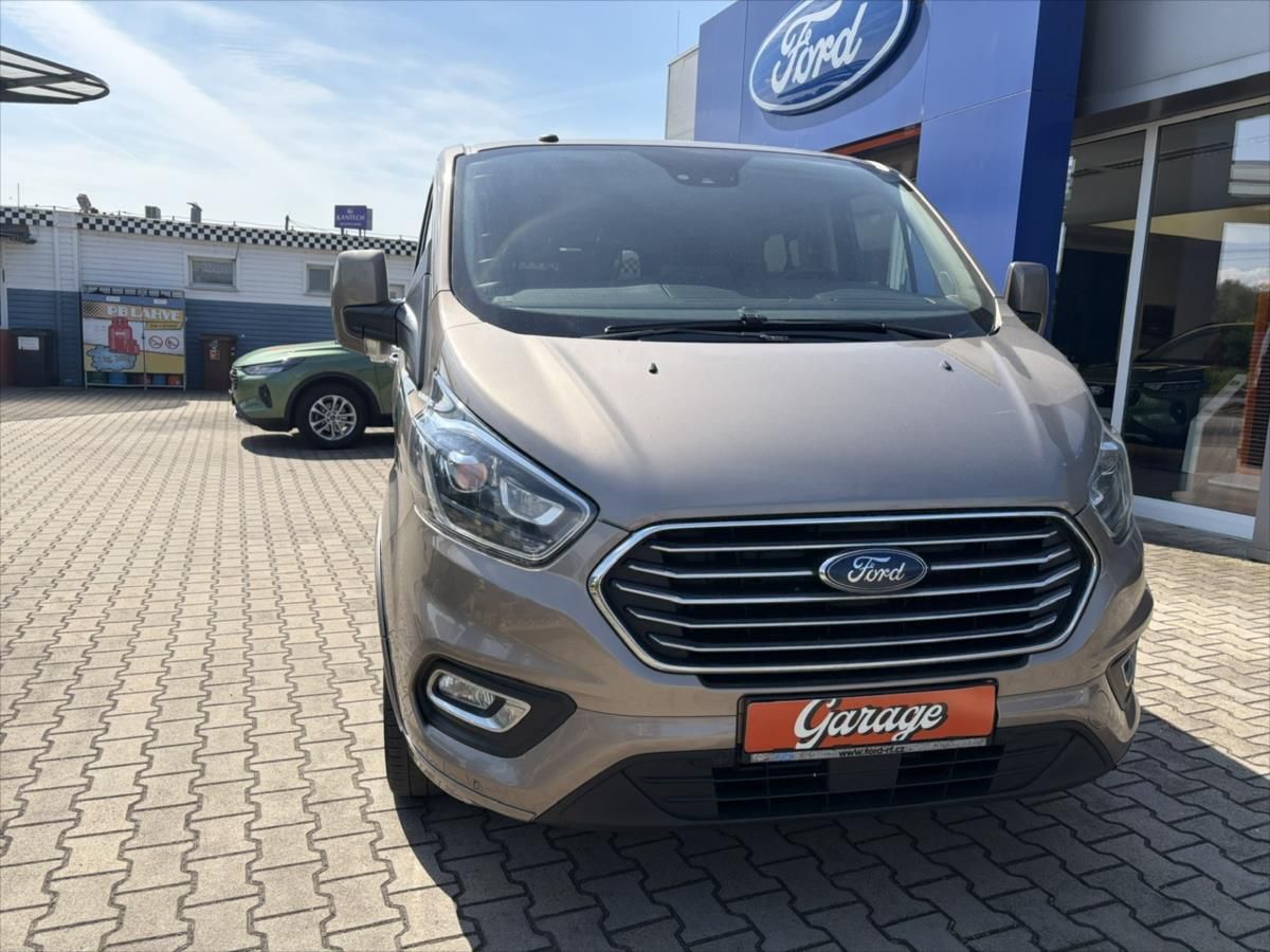 Ford Tourneo Custom, 2,0 EcoBlue  Titanium - fotka 2