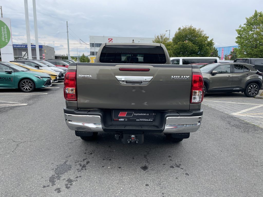 Toyota Hilux, 2.8D 6AT Active - fotka 4