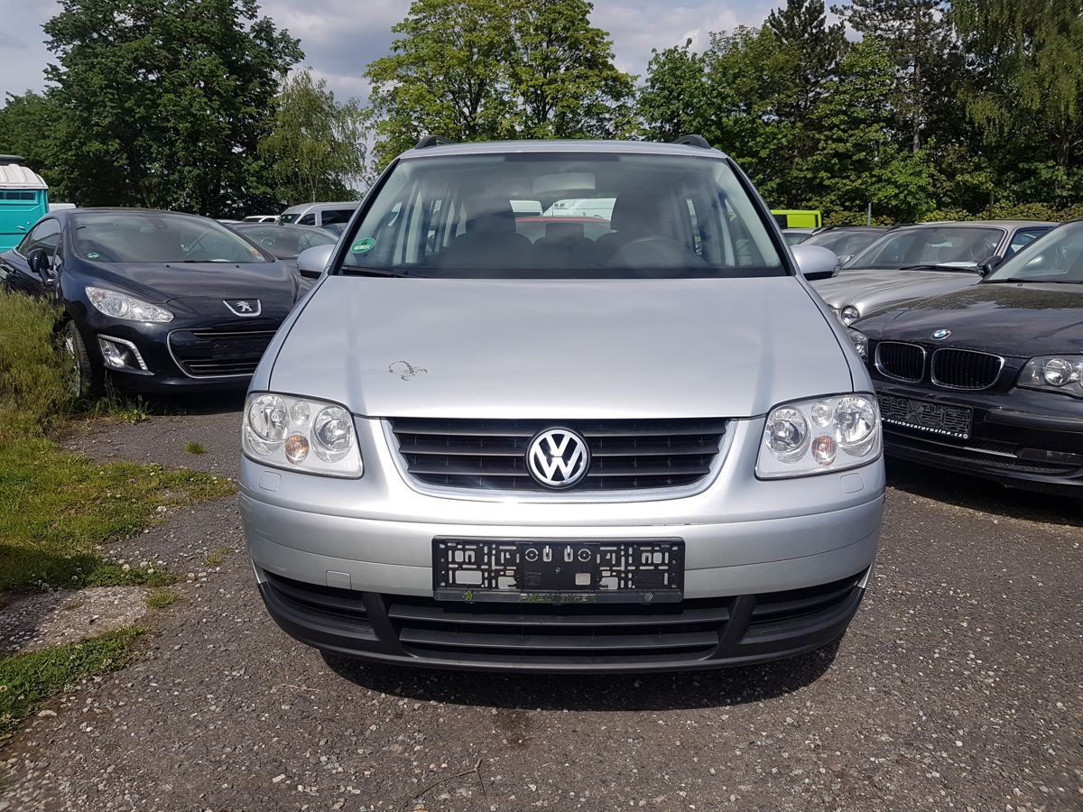 Volkswagen Touran, 1.6FSi 85KW NAVI NOVÁ STK - fotka 2