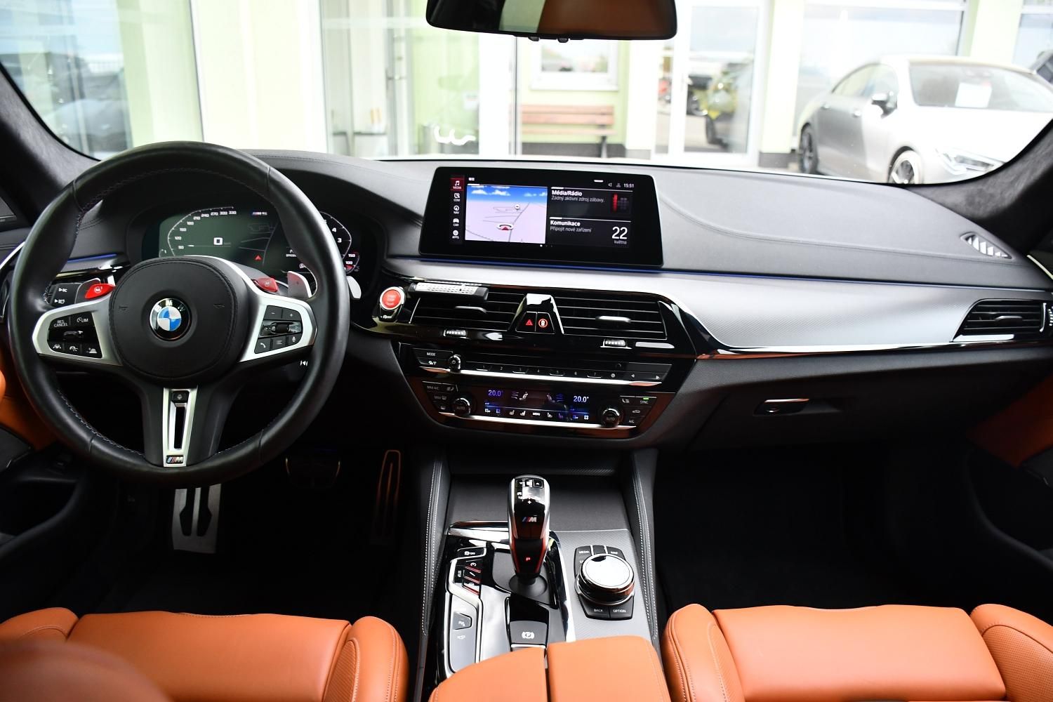 BMW M5, COMP.HUD H/K CARBON CERAMIC ČR - fotka 5