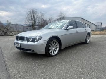 BMW E66 745li