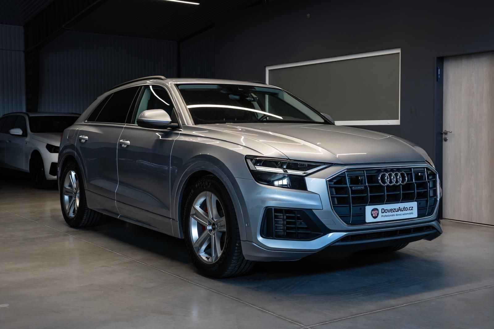 Audi Q8, 55 TFSI e 250 kW, QUATTRO, DPH - fotka 4
