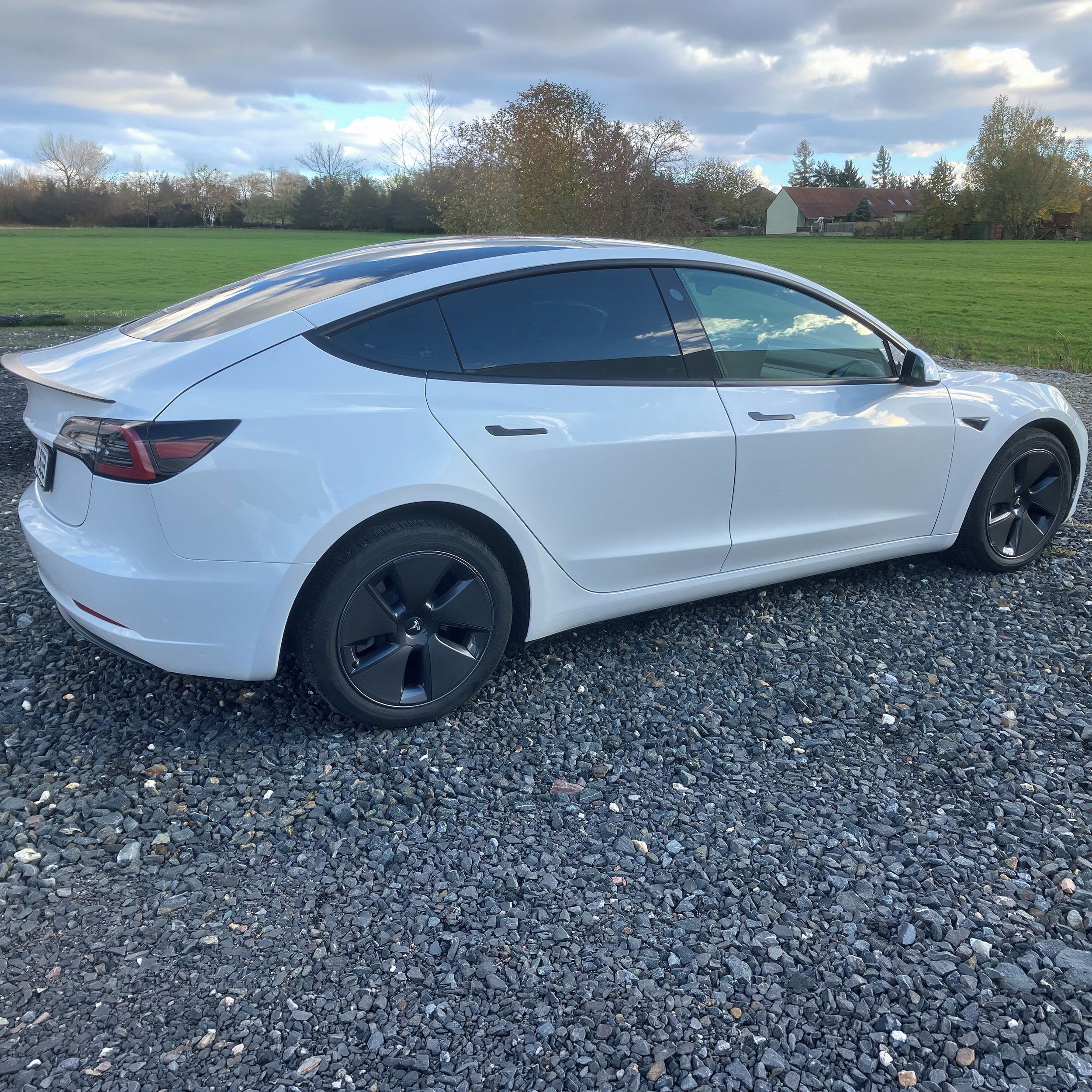 Tesla Model 3, Long range 4x4 - fotka 3