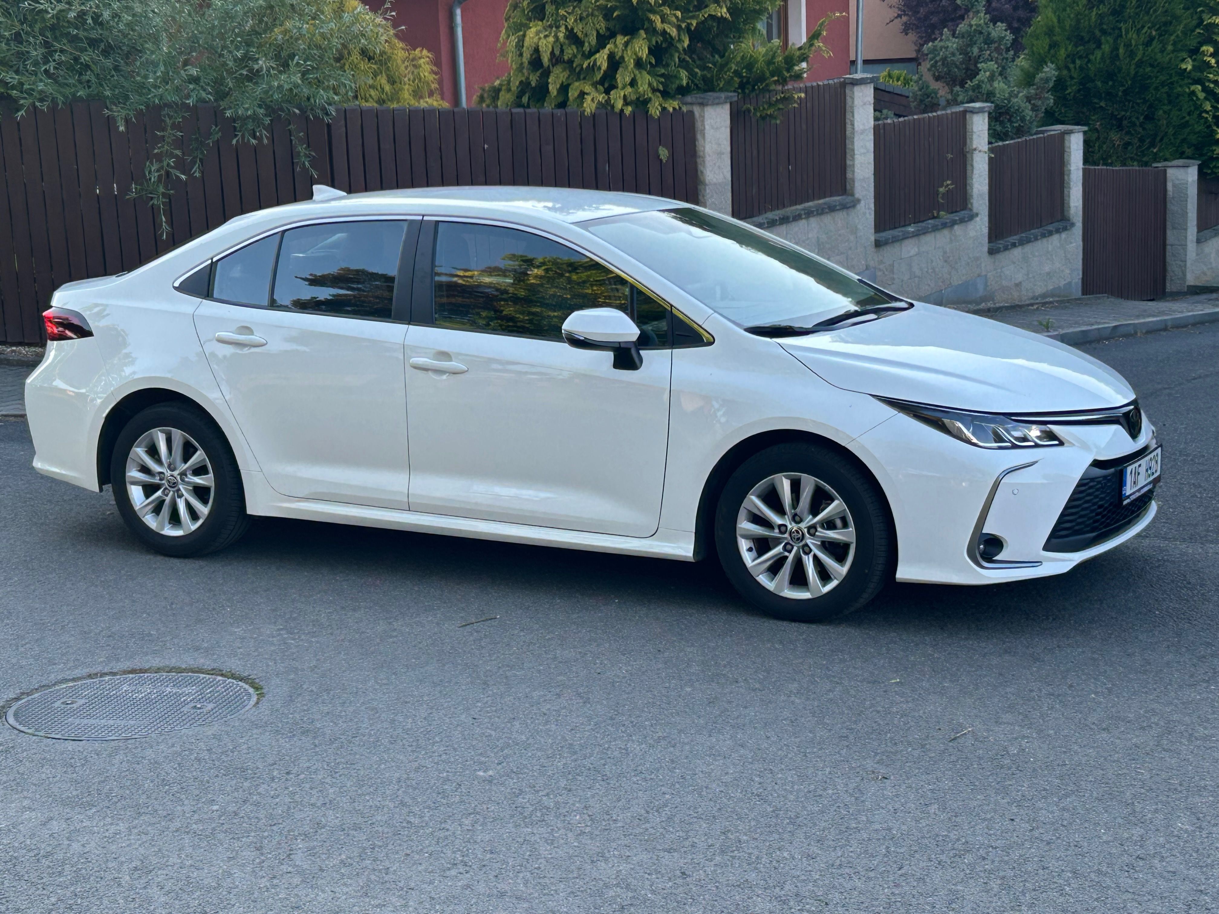 Toyota Corolla, ČR 1m záruka! výbava! 8.900km! - fotka 2