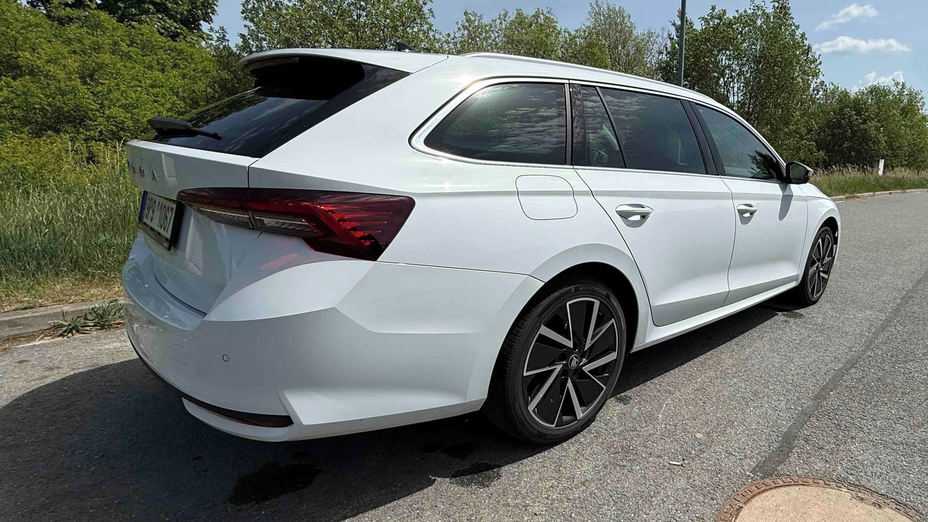 Škoda Octavia, 1.5TSI DSG 130 let Premium - fotka 4