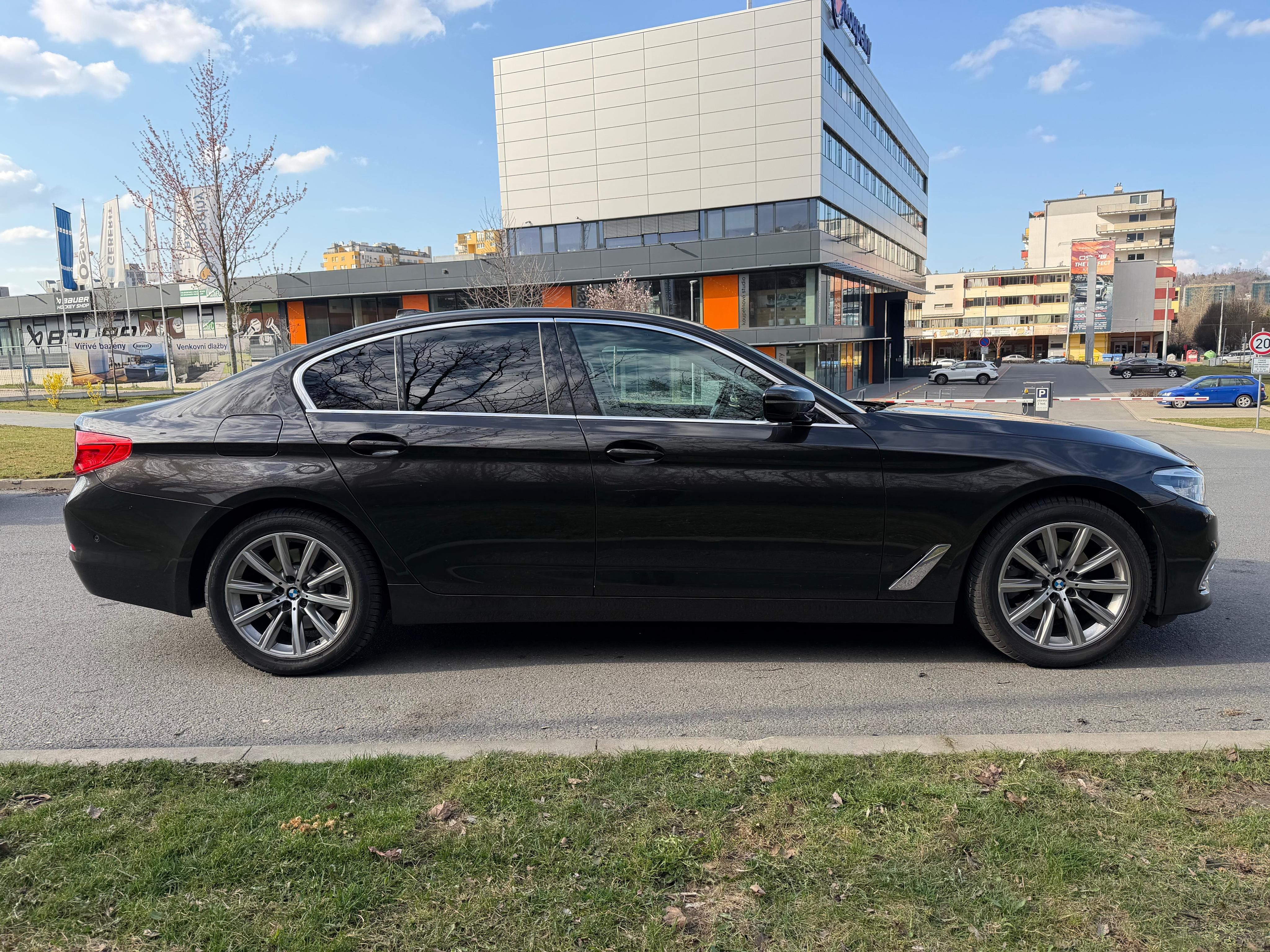 BMW Řada 5, 2.0d 140 kW xDrive | 2018 | ČR - fotka 6