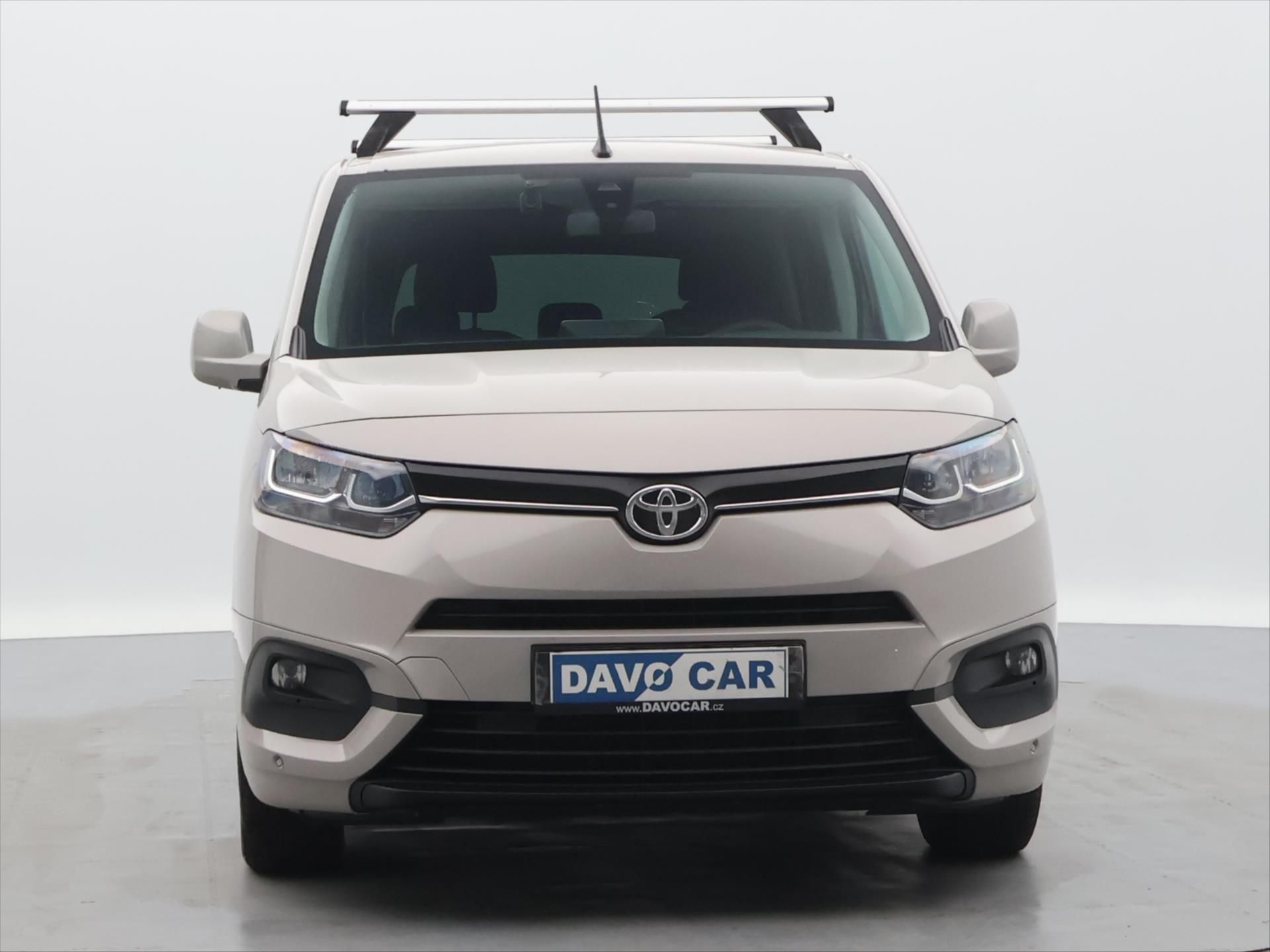 Toyota Proace, L2 1,5 D-4D 96kW Shuttle DPH C - fotka 2