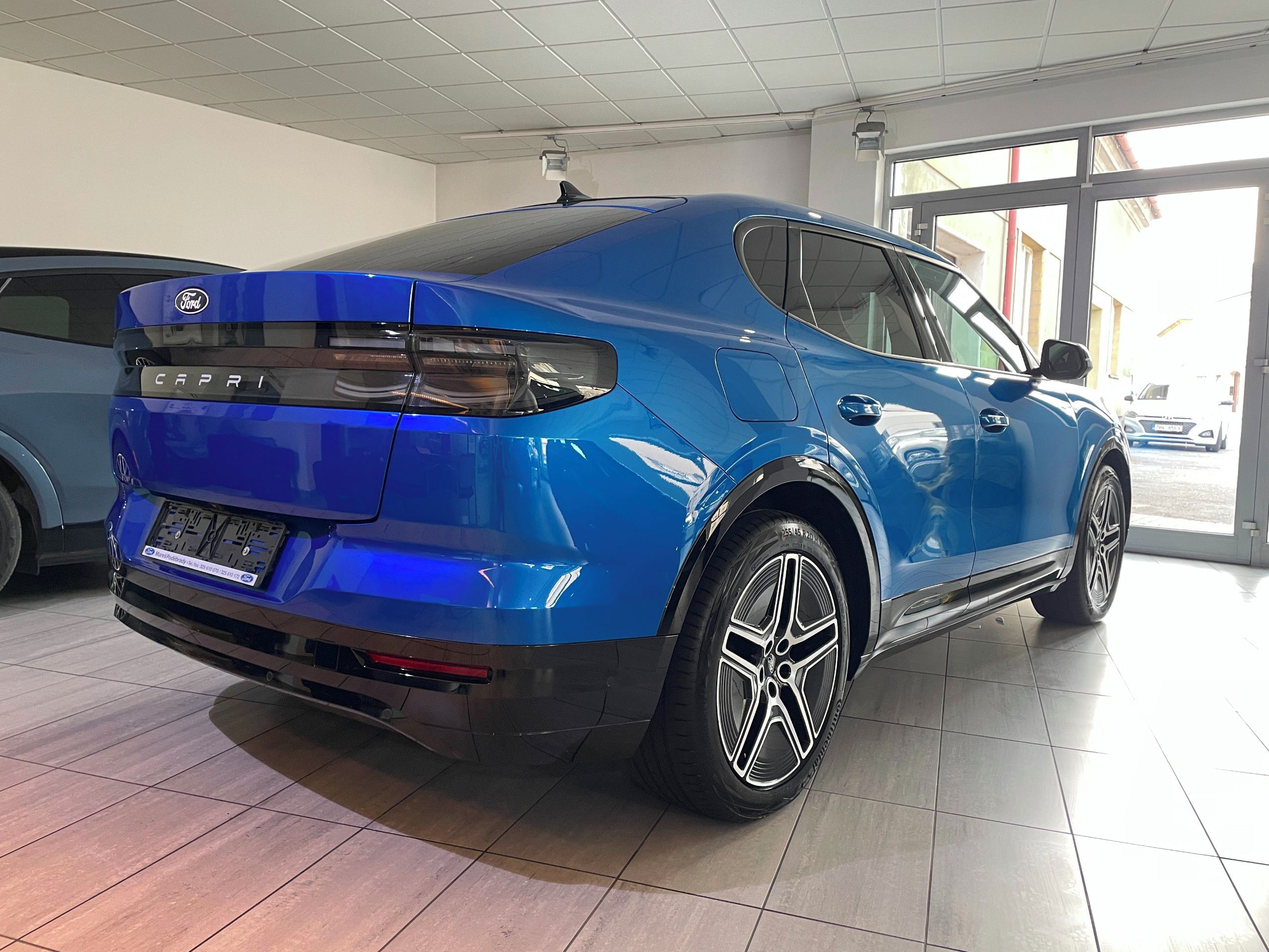 Ford Capri, Premium AWD 79kWh 250kW dojezd - fotka 6