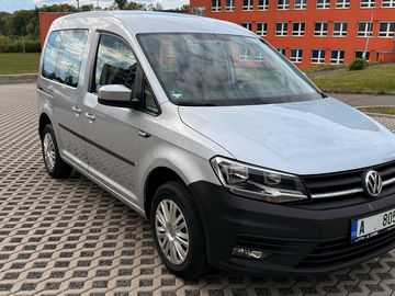 2.0 TDI 75kw, 2x šoupačky