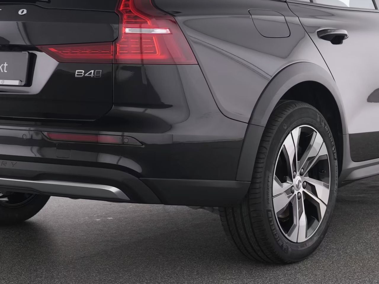 Volvo V60, V60 CROSS COUNTRY B4 AWD Plus+ - fotka 6