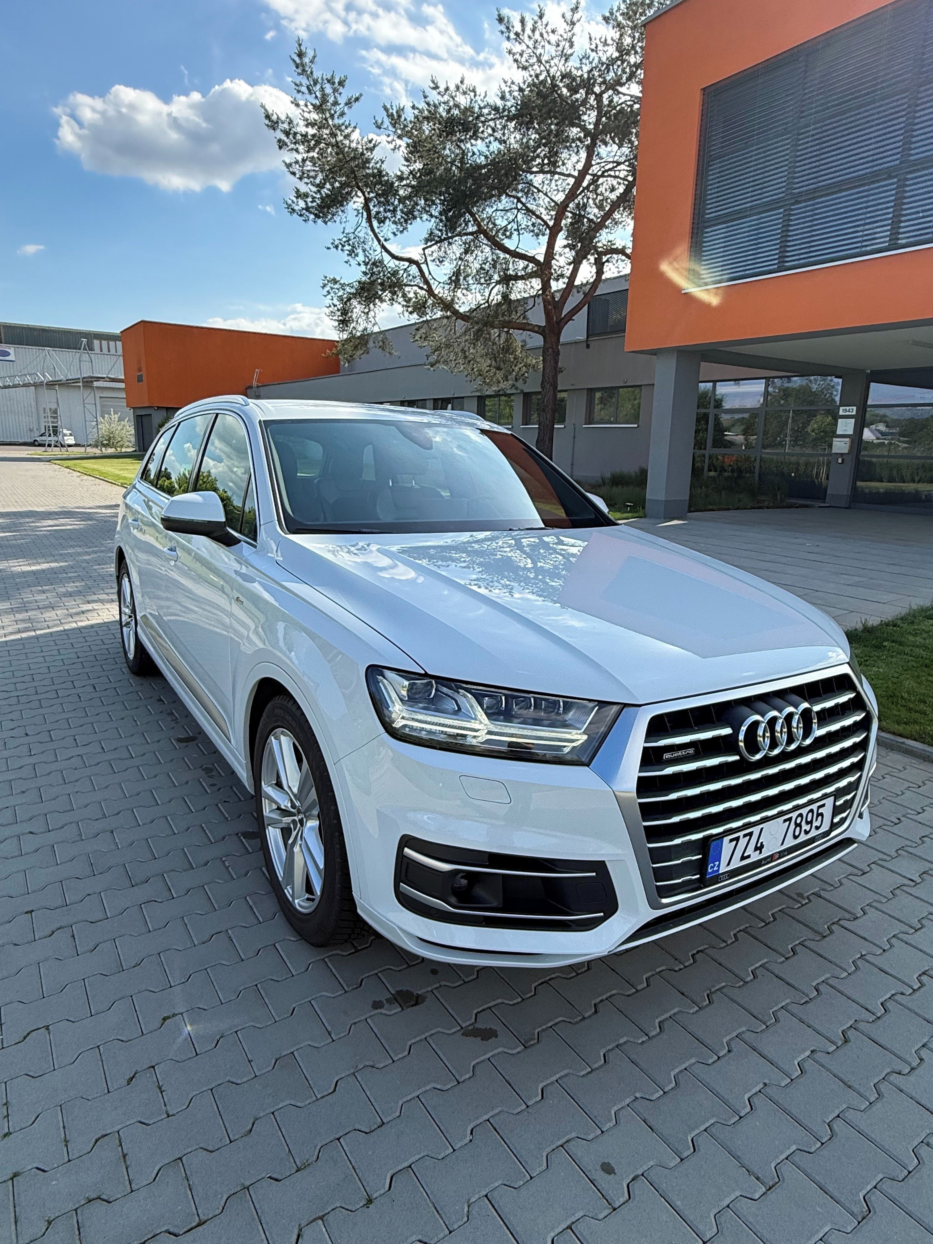 Audi Q7, 3.0TDI,S-LINE,VZDUCH,TAŽNÉ,LED