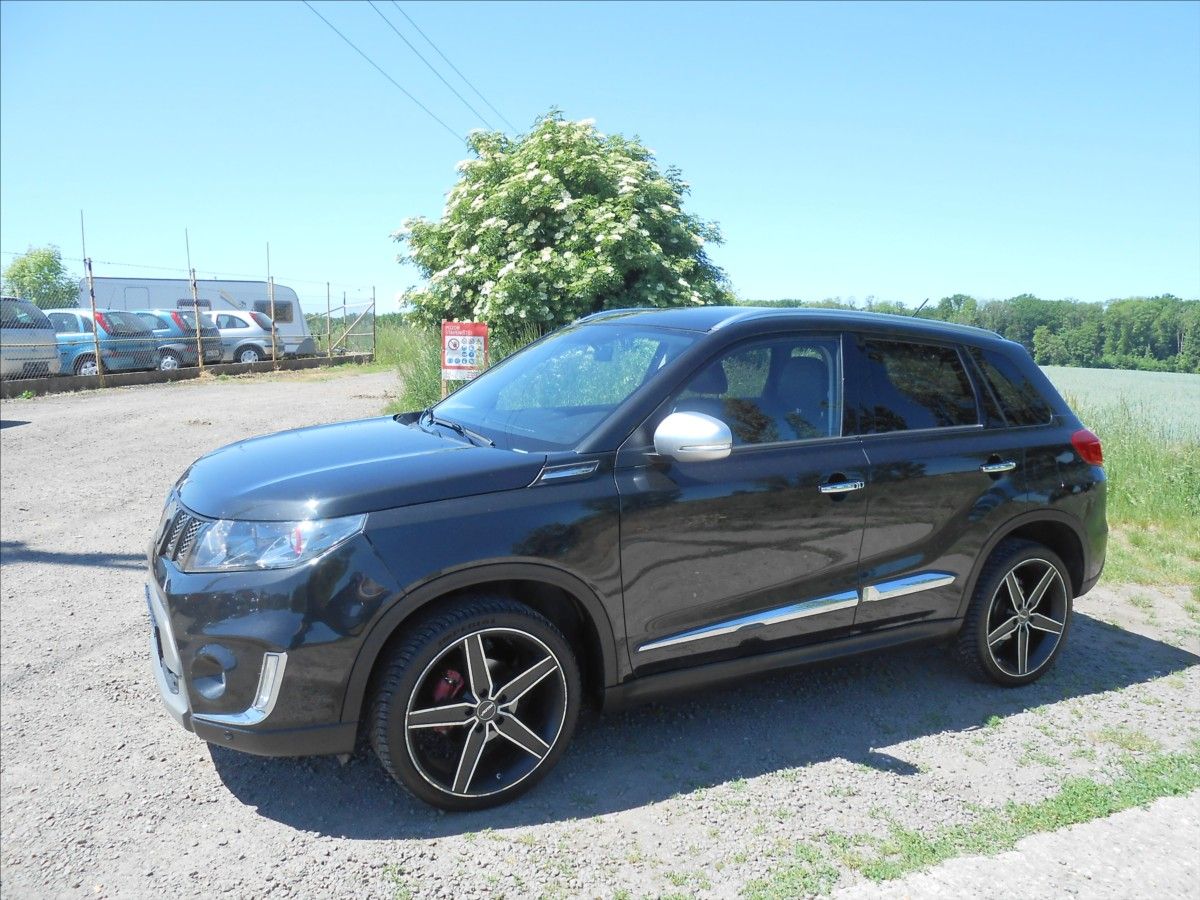 Suzuki Vitara, 1,4 103 kW 4x4 ServiskaAUTOMAT - fotka 2
