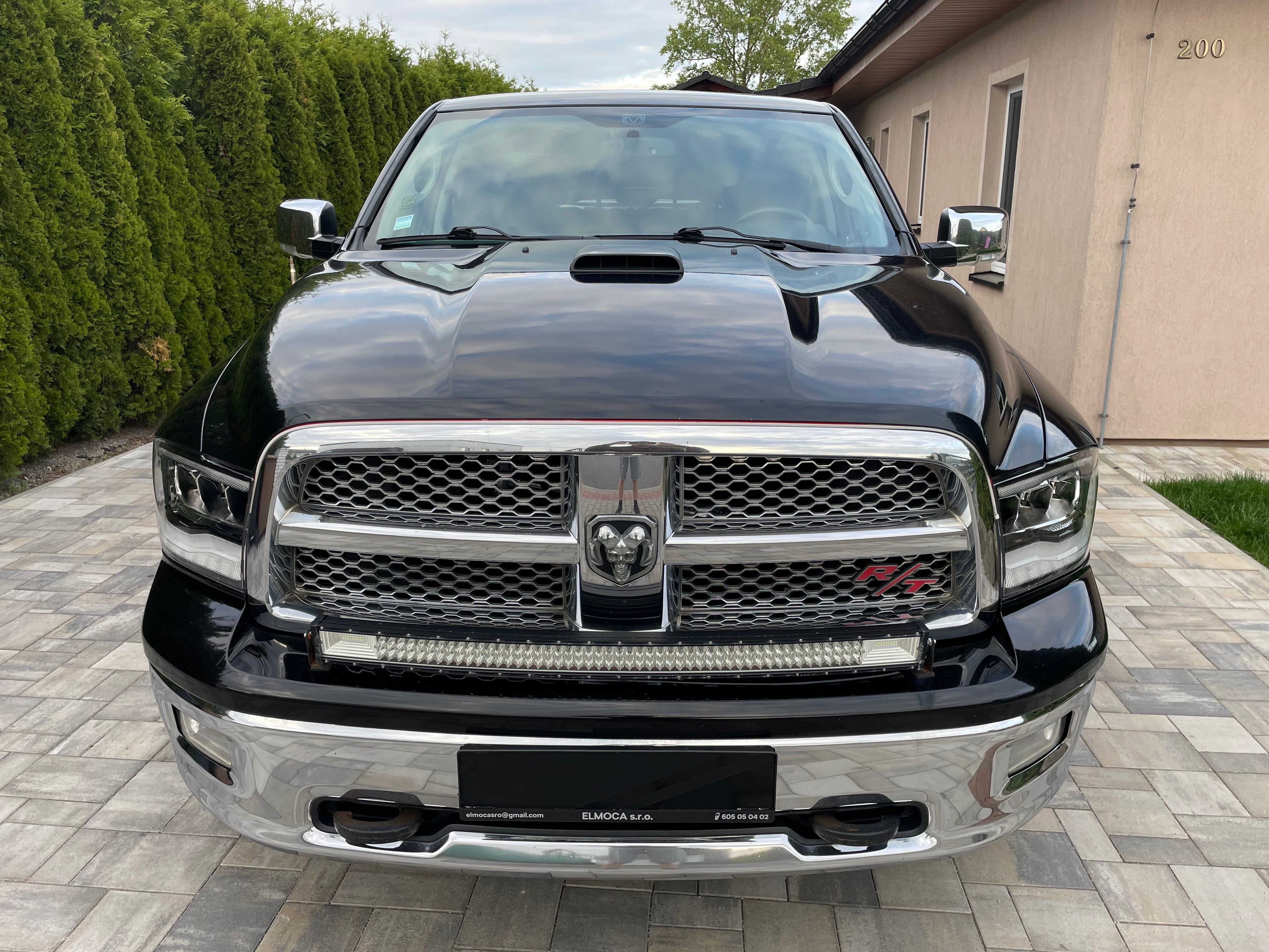 Dodge Ram, 1500 5,7V8 super výbava a stav - fotka 2