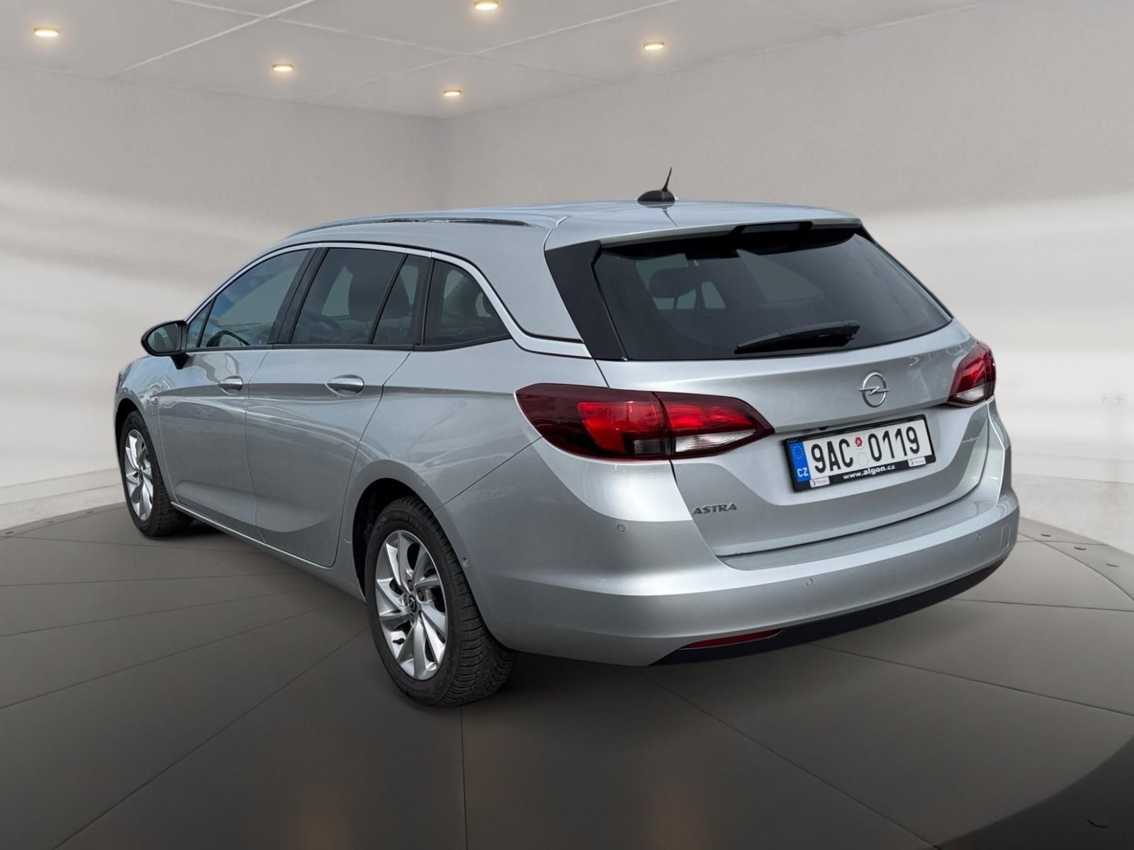 Opel Astra, SPORTSTOURER 1.5CDTI 90kW CZ - fotka 4