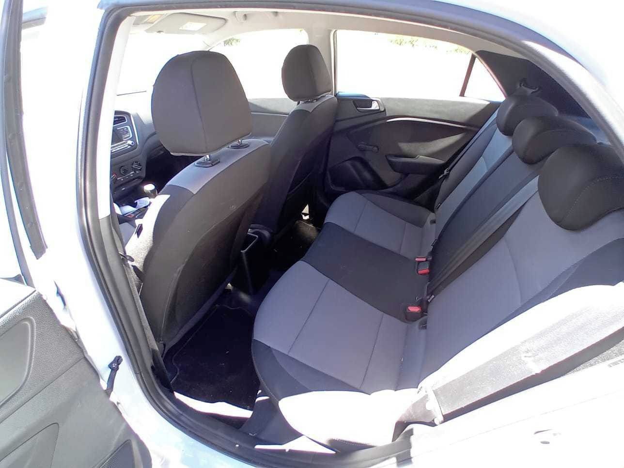 Hyundai i20 - fotka 2