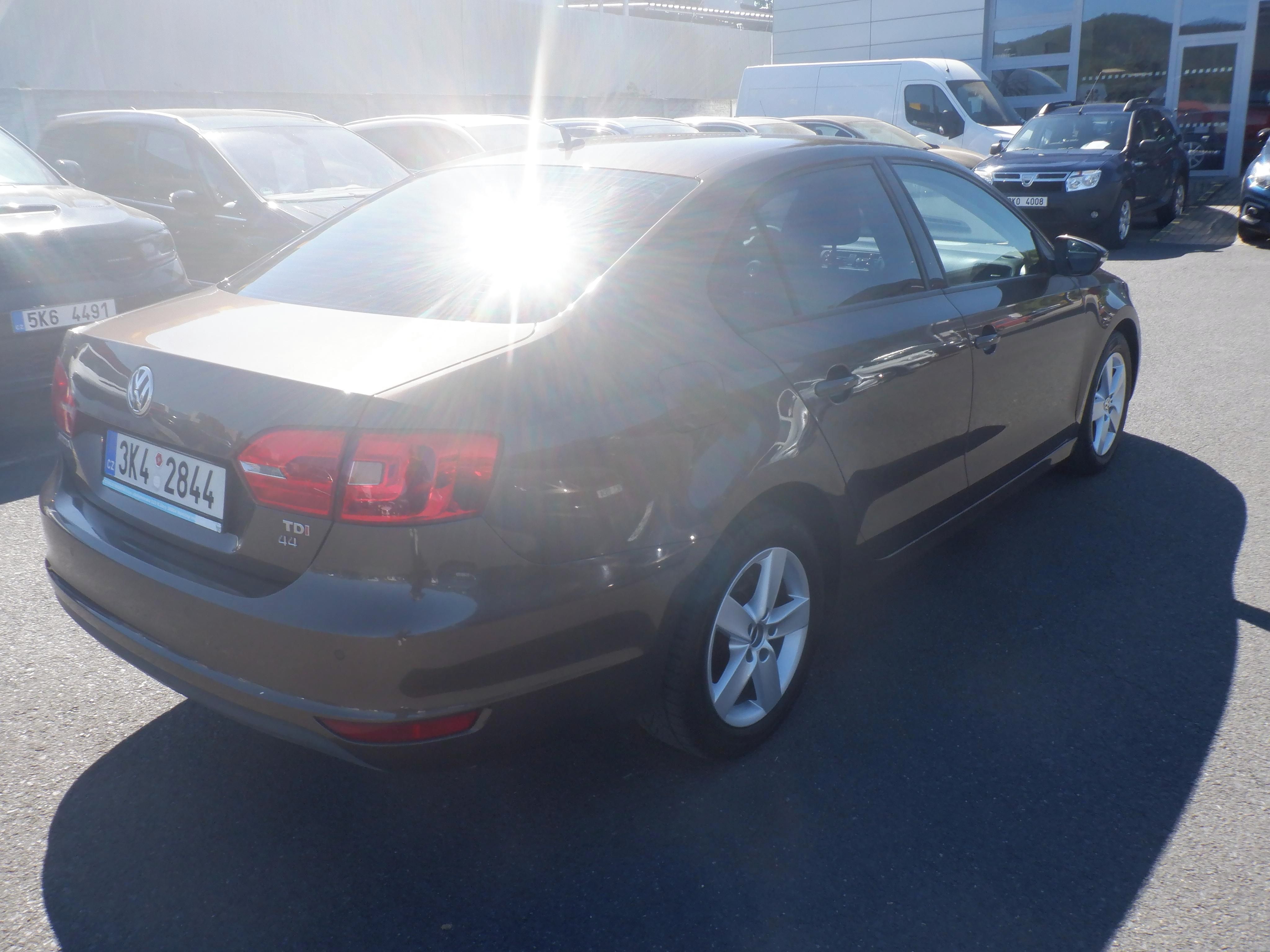 Volkswagen Jetta, 1.6 TDI 77kW,ČR - fotka 5