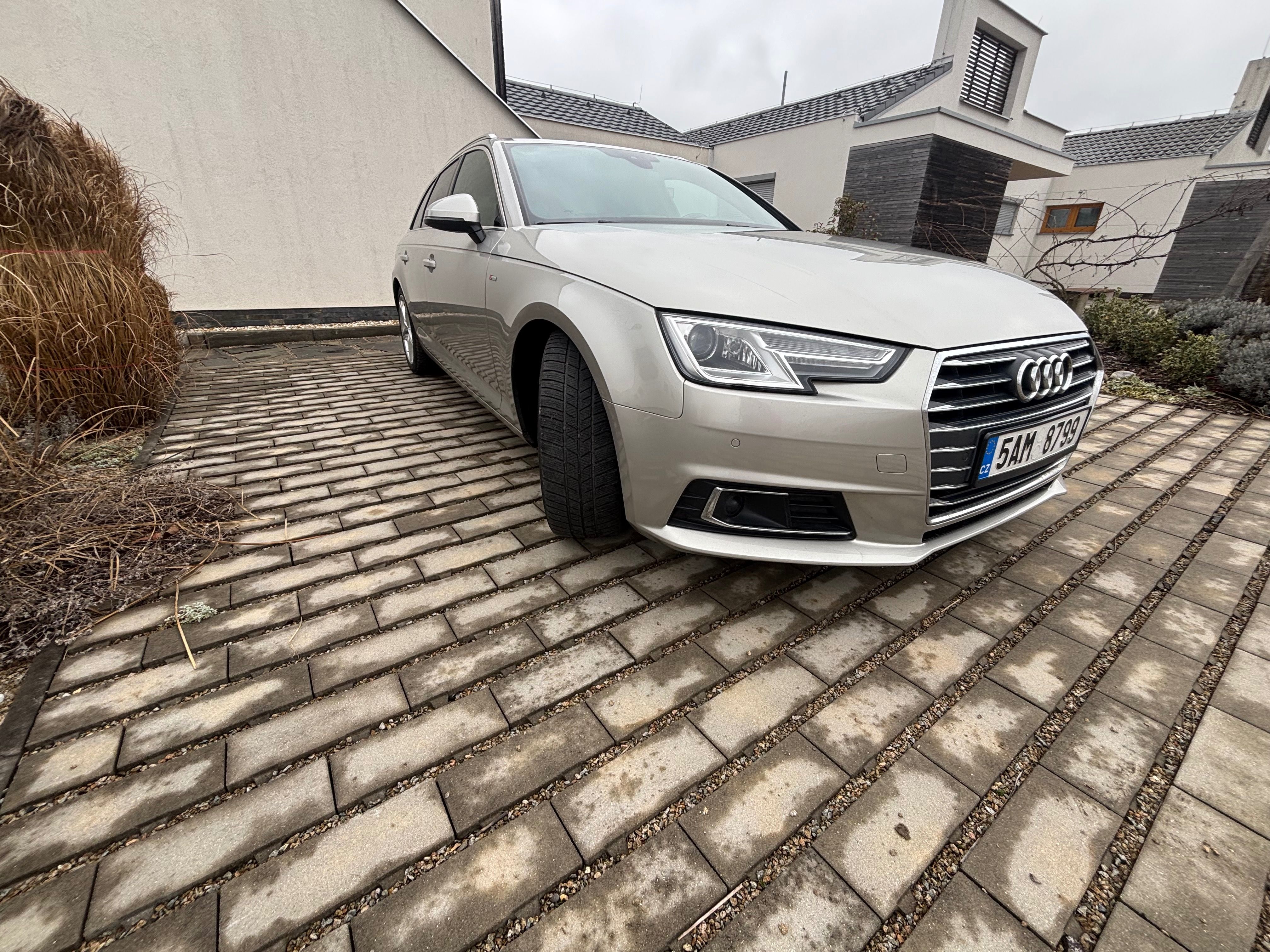 Audi A4 Avant, S-line,nez top,taz,servis - fotka 3