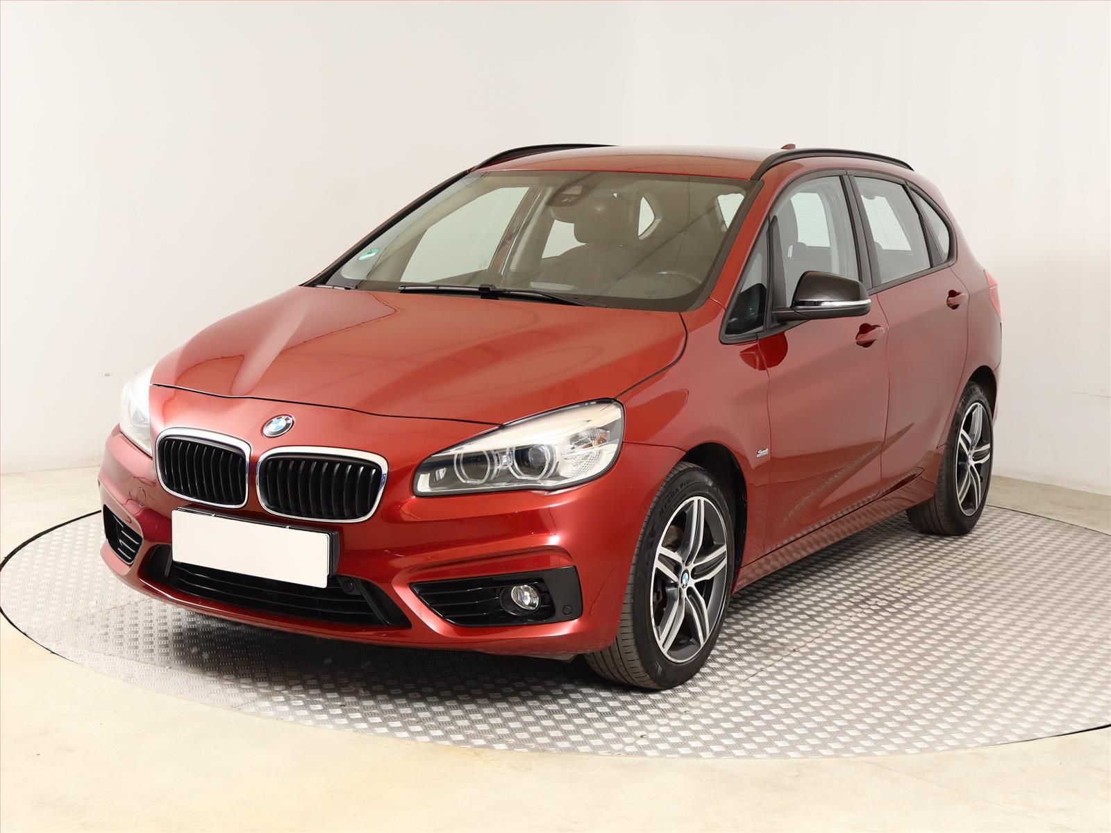 BMW Řada 2, 216d Active Tourer, Automat - fotka 2