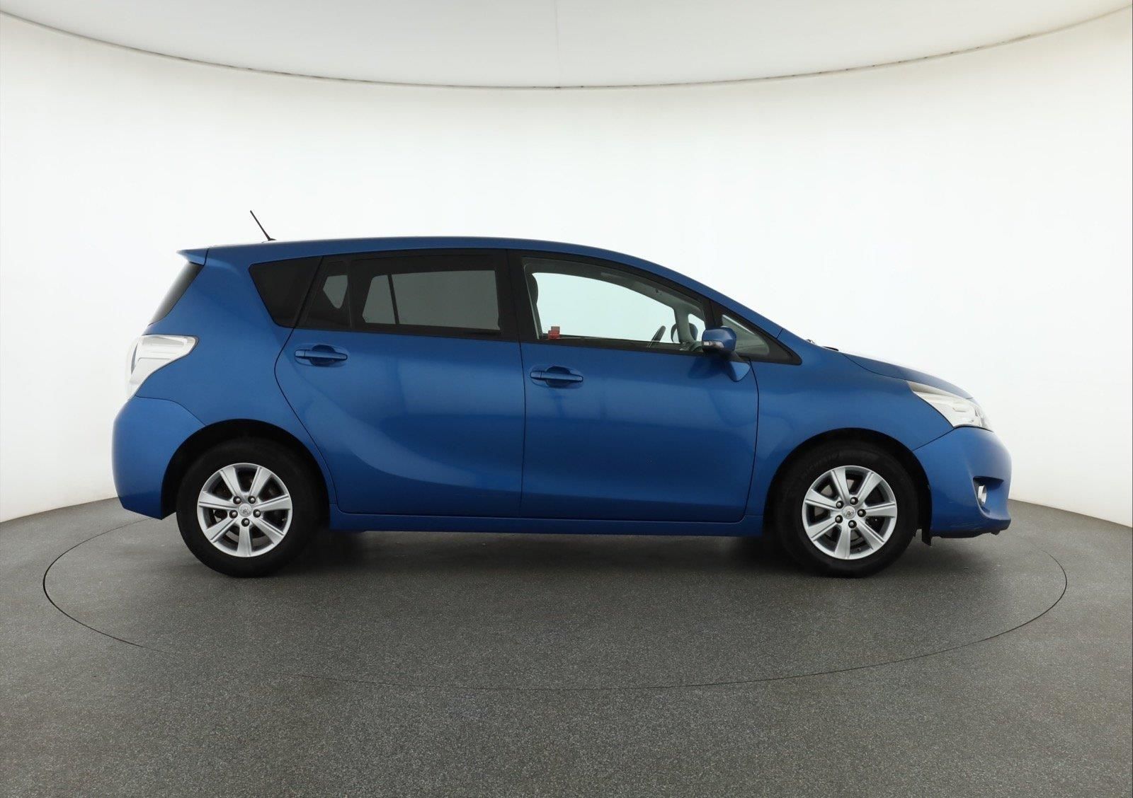 Toyota Verso, 1.6 D-4D, Serv.kniha, Xenony - fotka 6