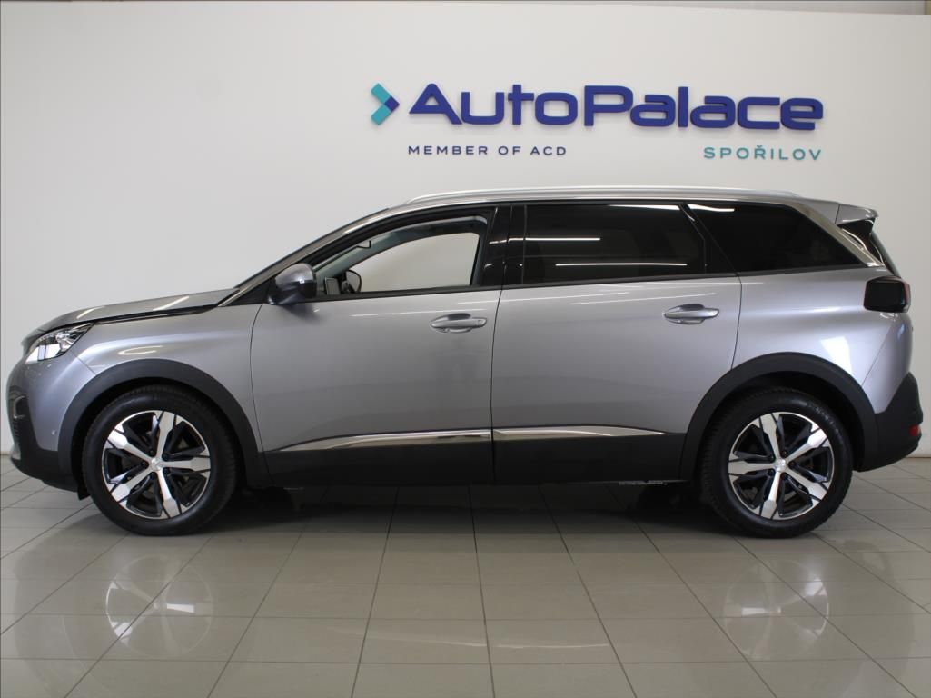 Peugeot 5008, 1,2 PT 96kW AT Pano.7-míst - fotka 5