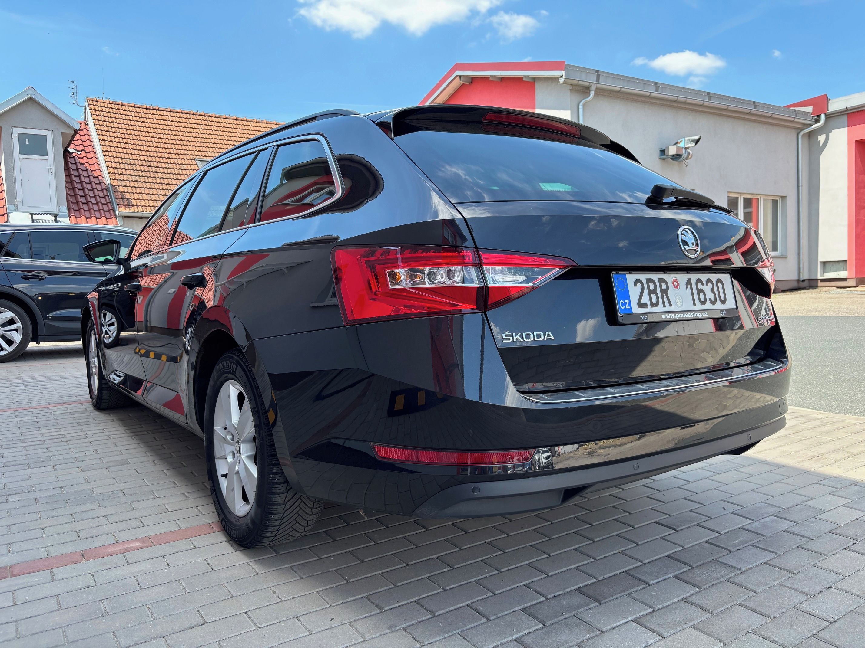 Škoda Superb, 2,0TDi STYLE,vyservisované - fotka 3