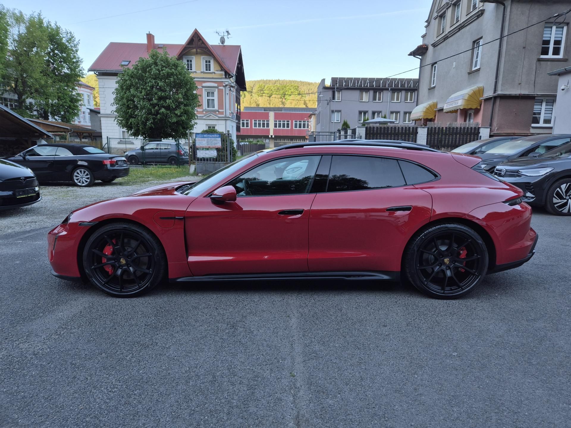 Porsche Taycan, GTS SPORT TURISMO SOH 93% - fotka 6