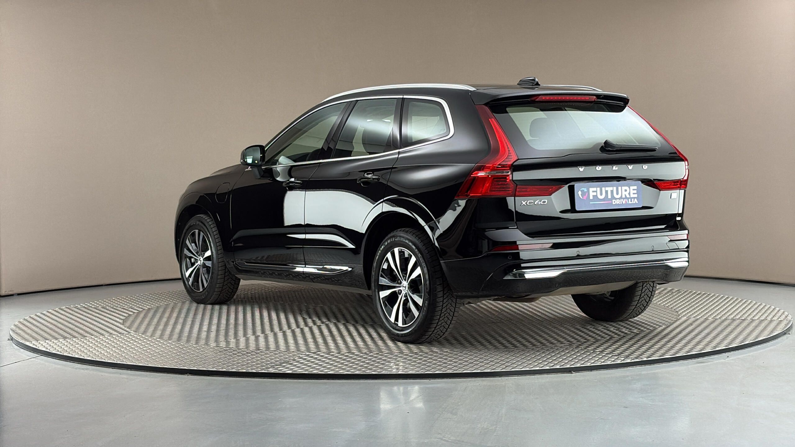 Volvo XC60, 2.0 T6 AUT AWD Recharge Core - fotka 2