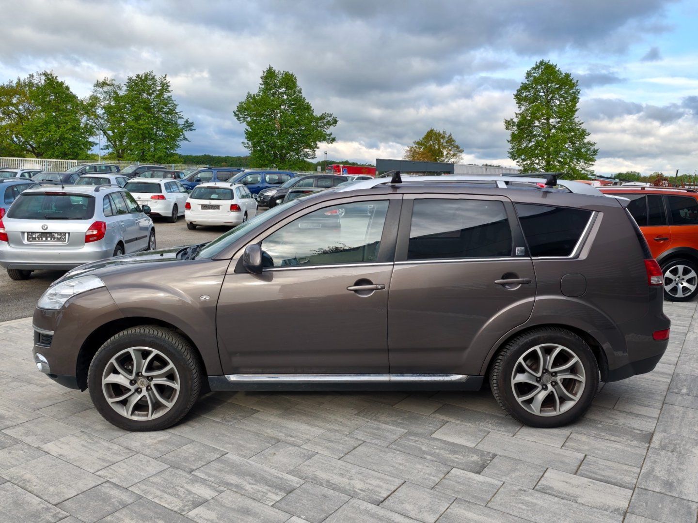Citroën C-Crosser, 2,2 HDI 4x4 7Míst 115 KW - fotka 5