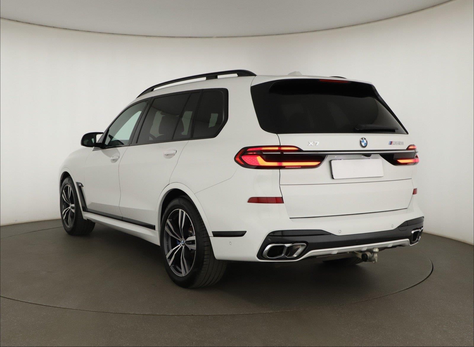 BMW X7, M60i - fotka 3