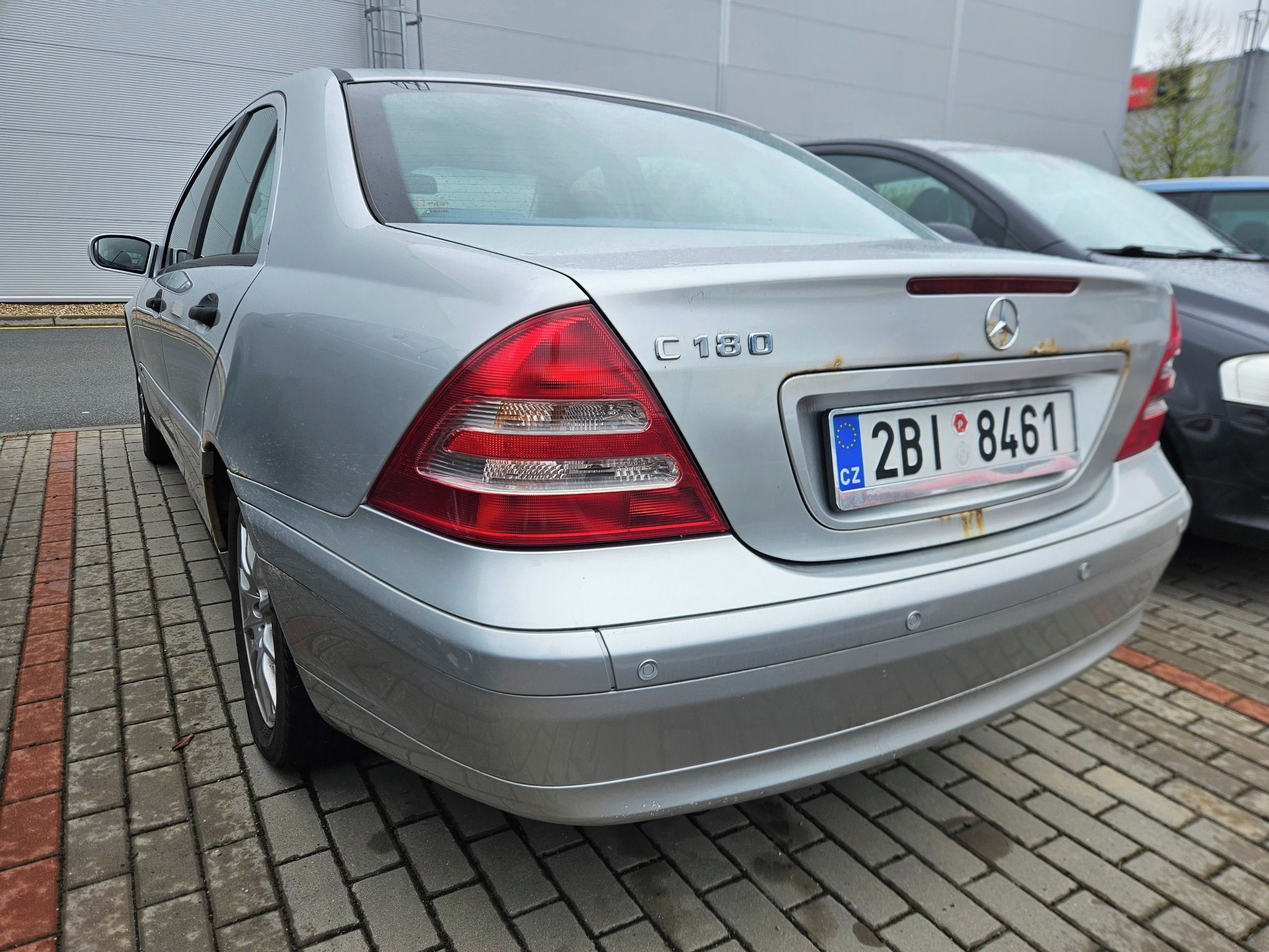 Mercedes-Benz Třídy C, C 180 - fotka 6