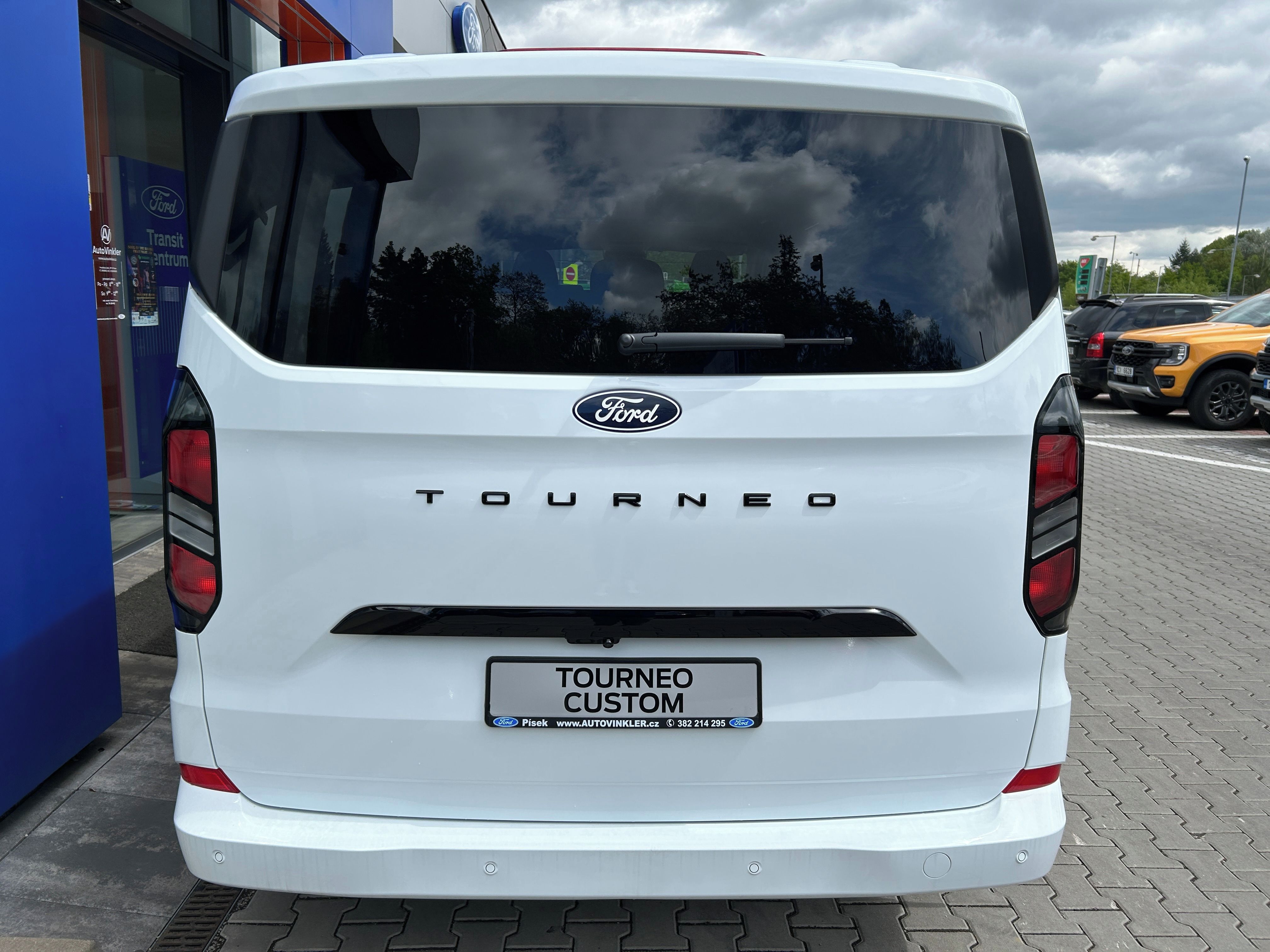 Ford Tourneo Custom, Titanium L2 2.0 EcoBlue 125 kW - fotka 5