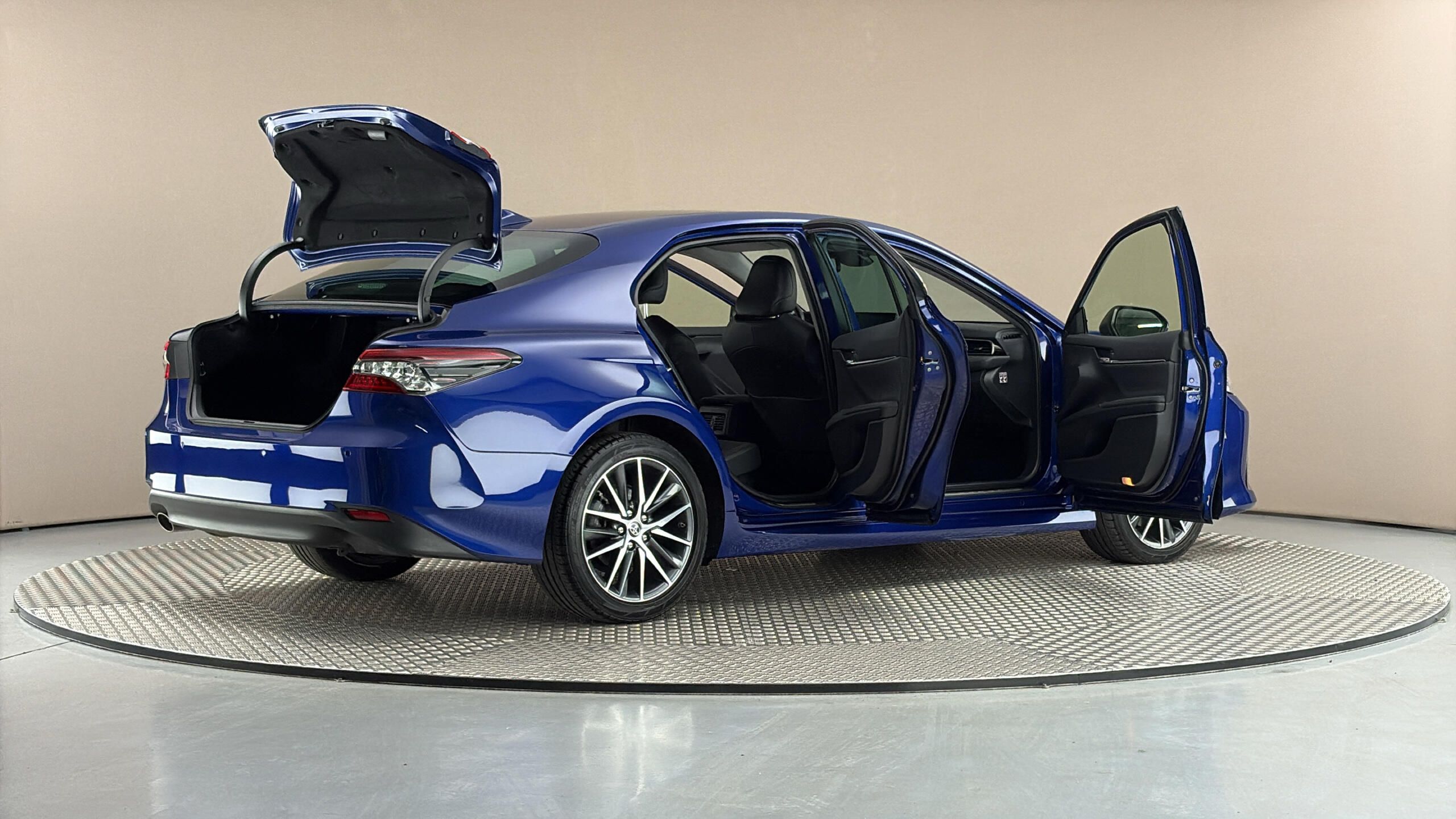 Toyota Camry, 2.5 Hybrid AUT Executive - fotka 6