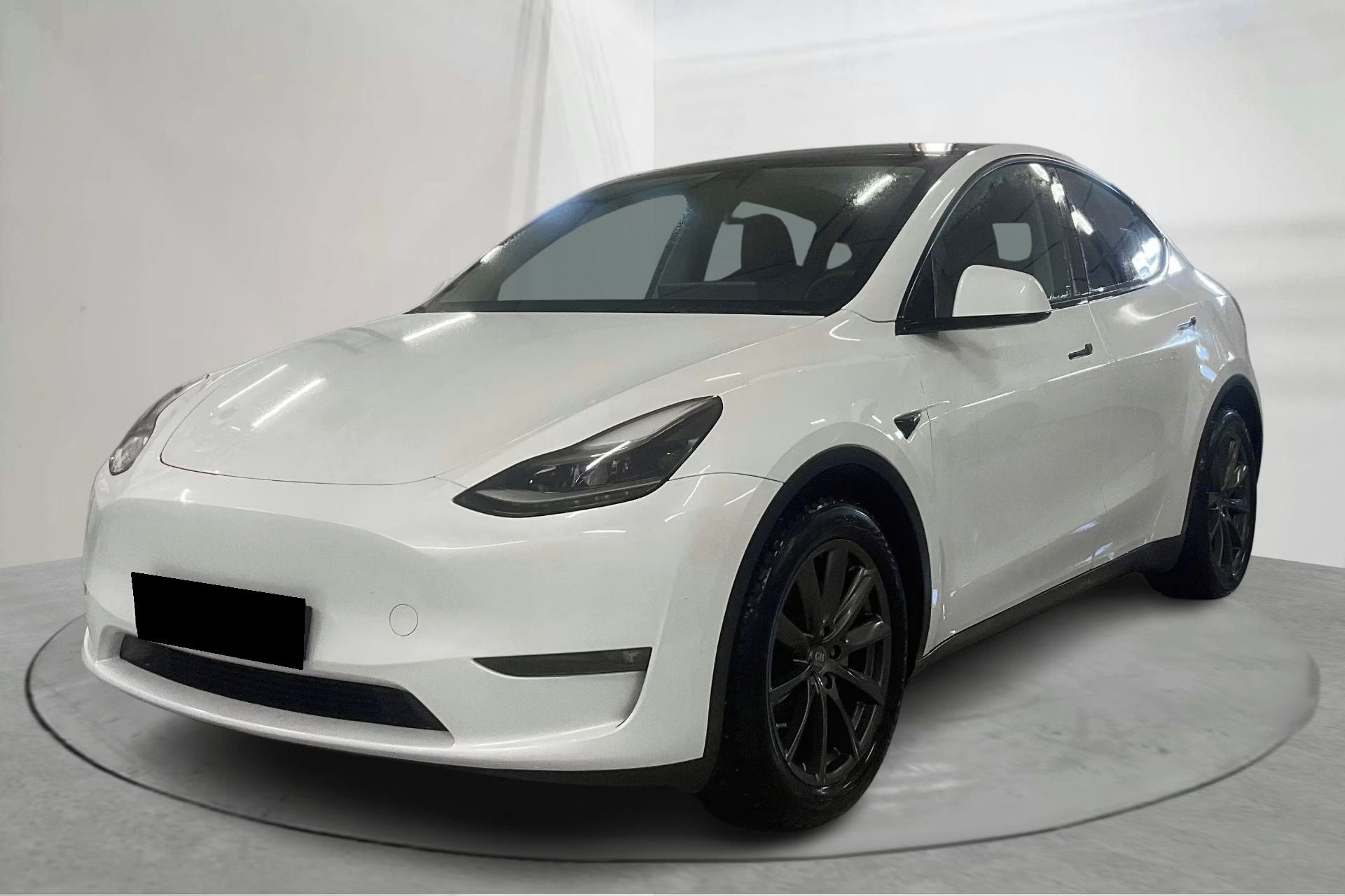 Tesla Model Y, LR2024 Berlín, tažné
