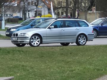 330i tour aut servisovano