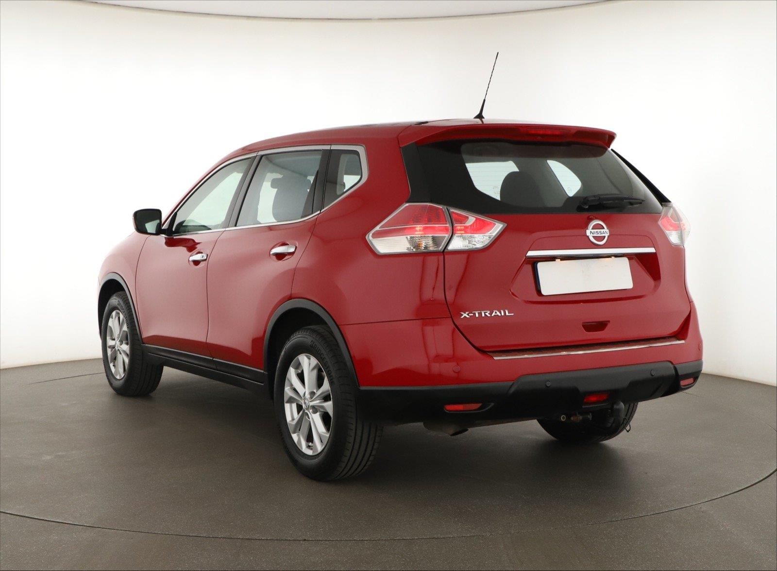 Nissan X-Trail, 1.6 DIG-T, ČR,1.maj - fotka 4