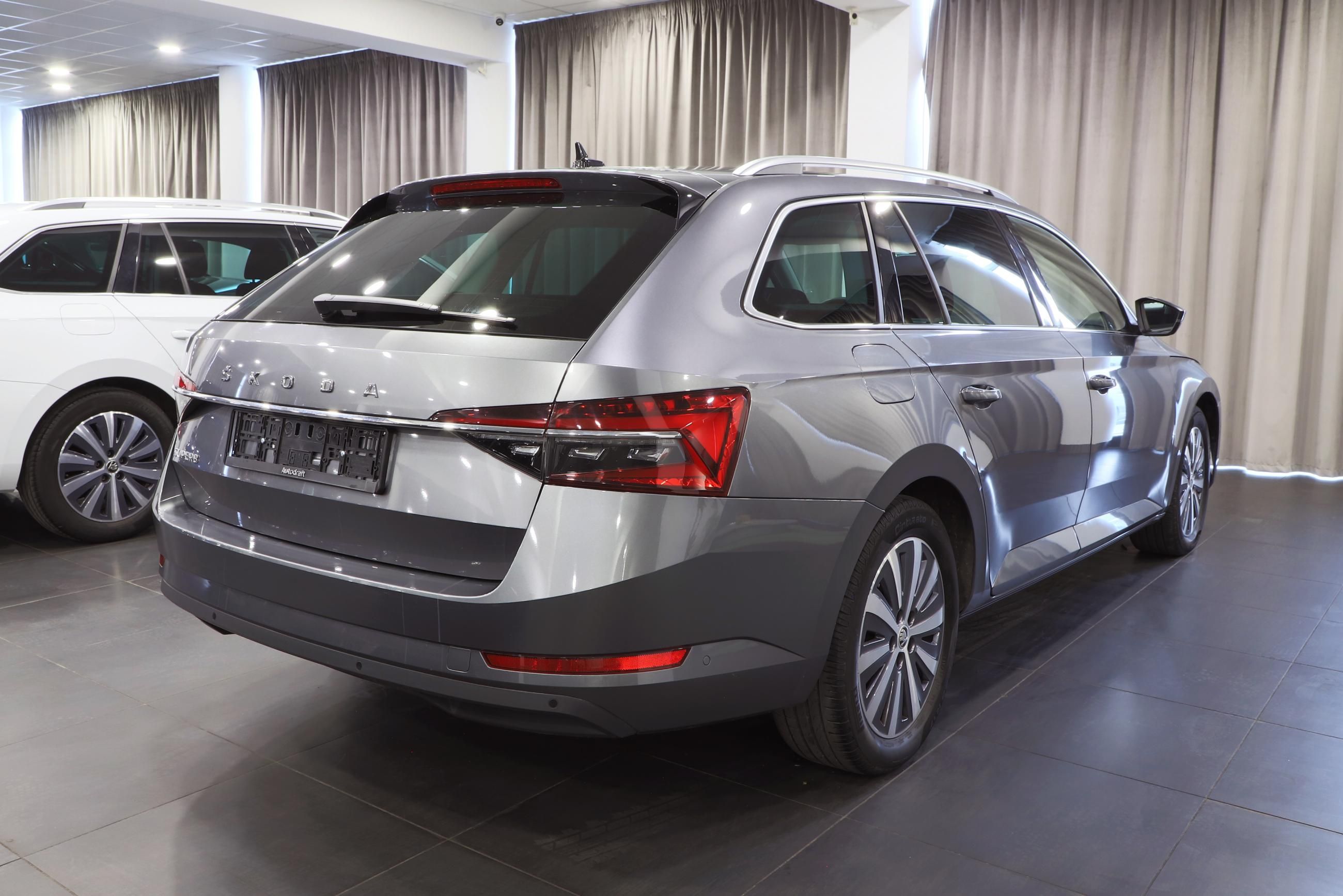 Škoda Superb, Style 2.0 TDI 147kW DSG - fotka 3