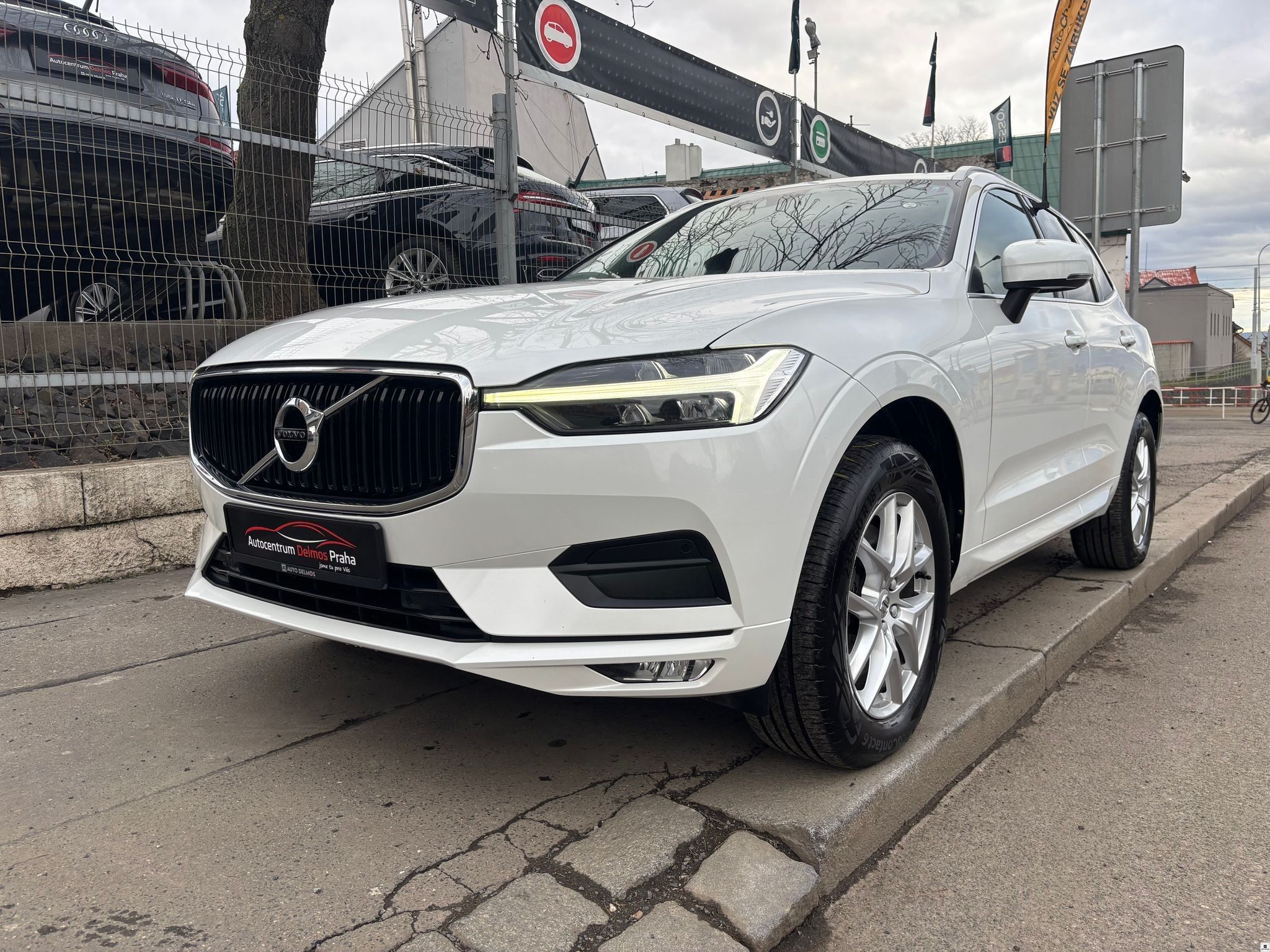 Volvo XC60, D4/2021/1MAJ.AT,TAŽ,MOMENTUM P