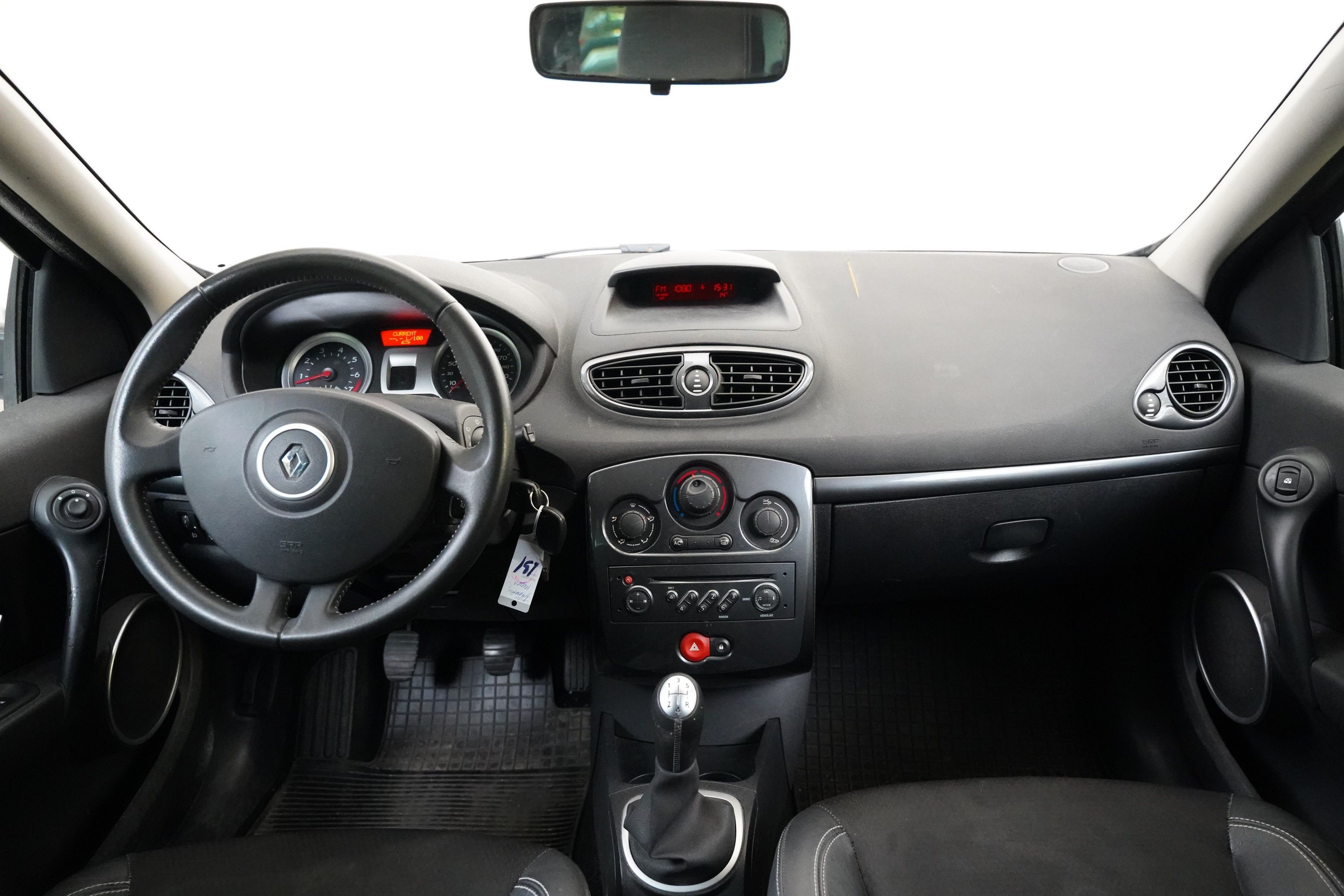 Renault Clio, 1.6 i 65 kW - fotka 6